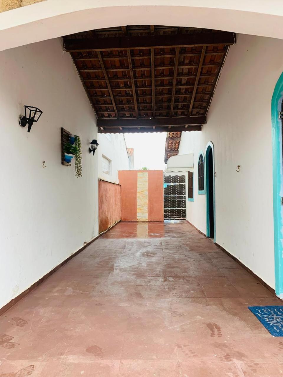 Casa em Peruibe 3 dormitórios sendo 1 suite Pe na Areia