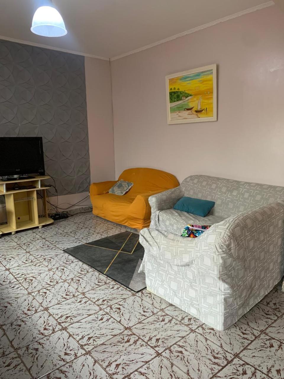 Casa em Peruibe 3 dormitórios sendo 1 suite Pe na Areia