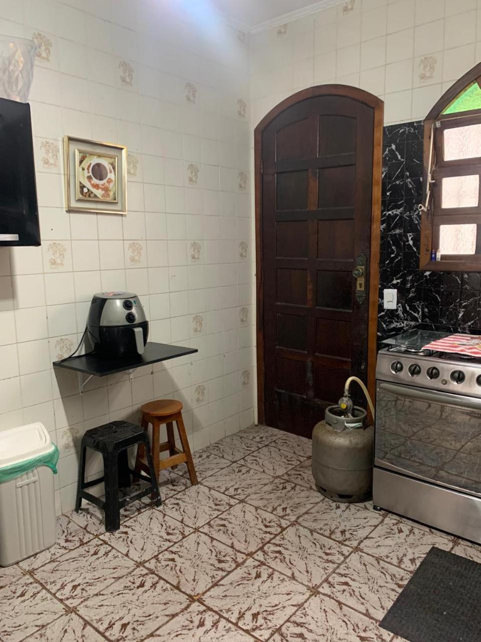 Casa em Peruibe 3 dormitórios sendo 1 suite Pe na Areia
