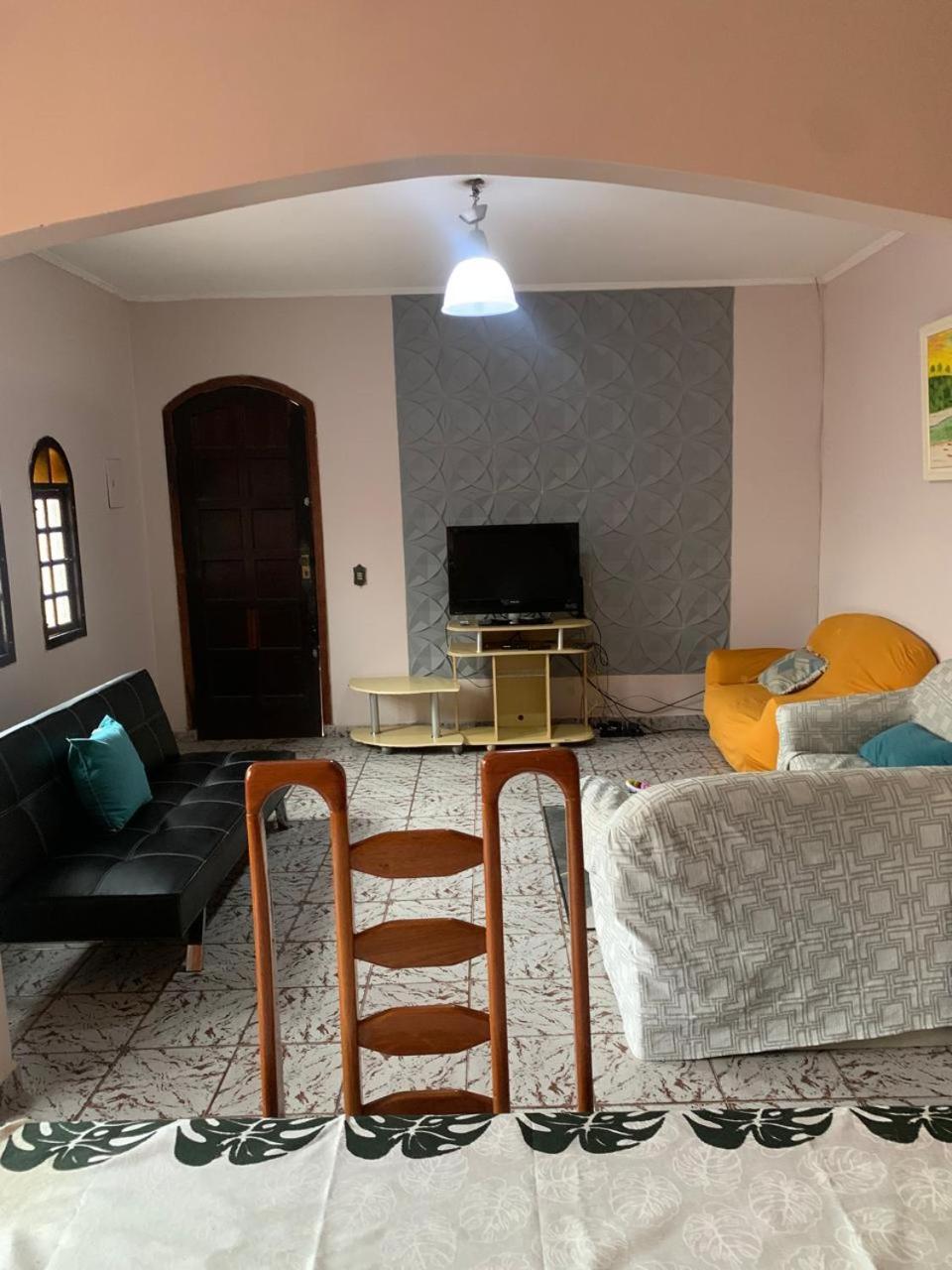 Casa em Peruibe 3 dormitórios sendo 1 suite Pe na Areia