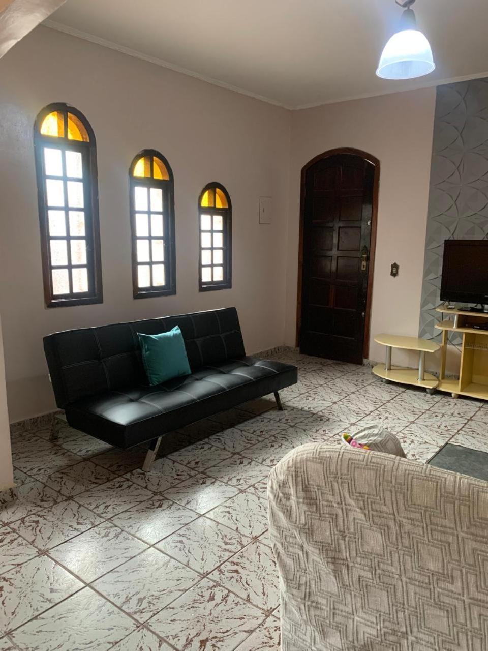 Casa em Peruibe 3 dormitórios sendo 1 suite Pe na Areia