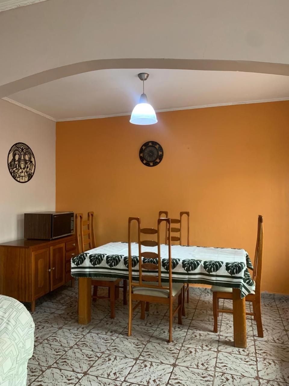 Casa em Peruibe 3 dormitórios sendo 1 suite Pe na Areia
