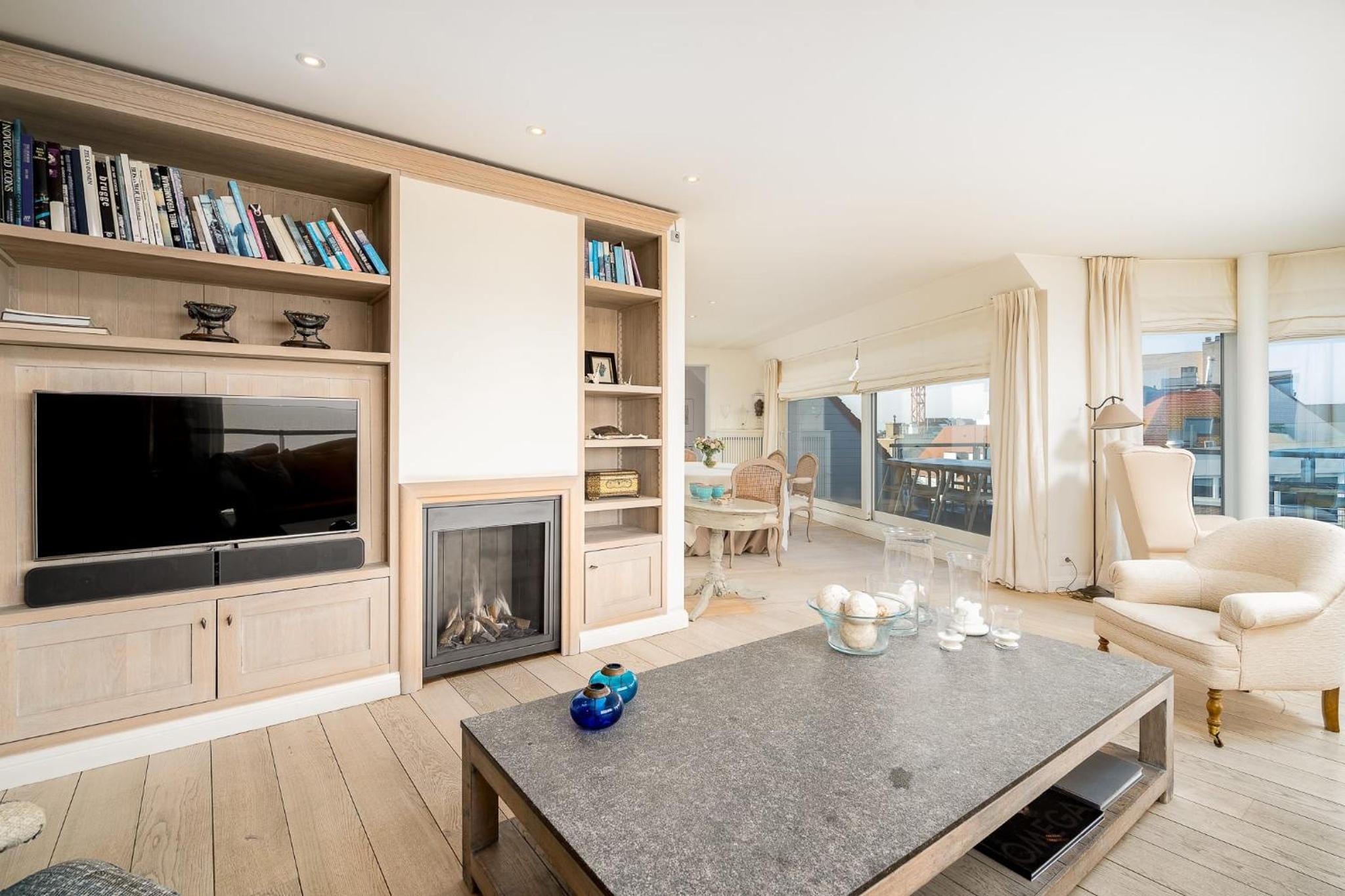 Magnificent penthouse with parking and sea view
