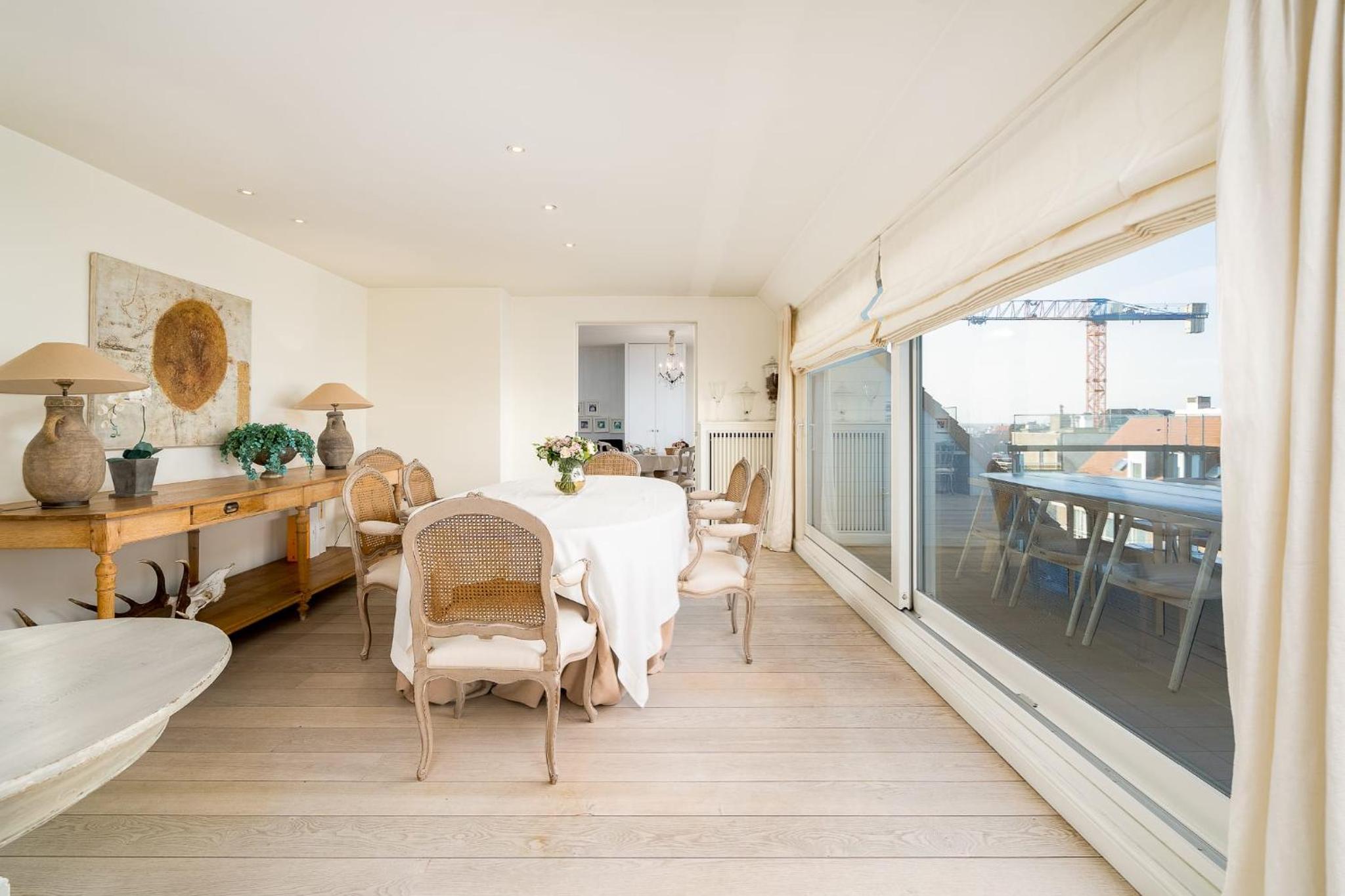 Magnificent penthouse with parking and sea view