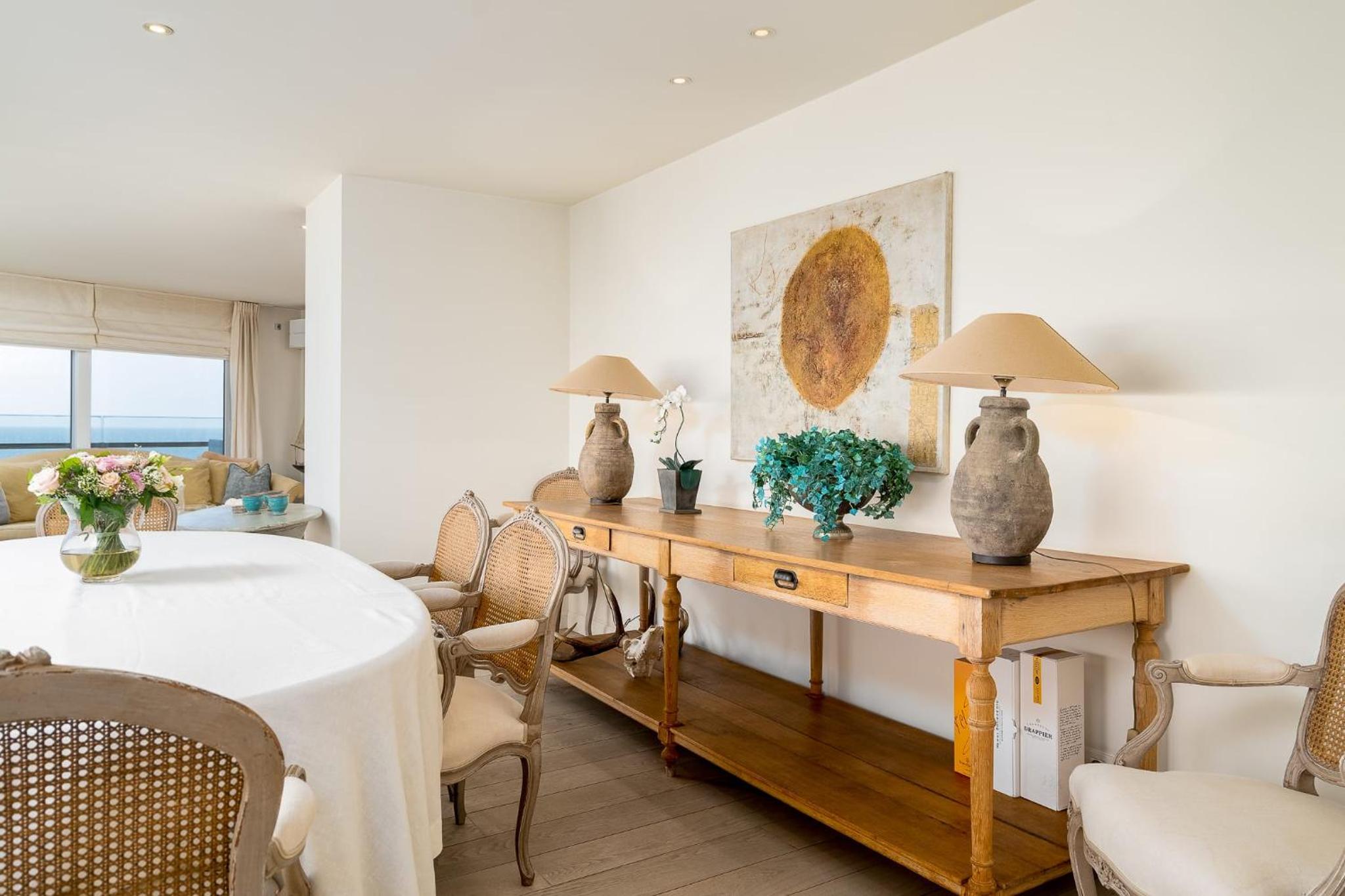Magnificent penthouse with parking and sea view