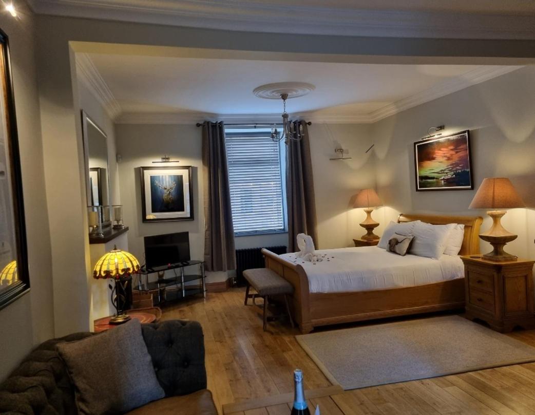 Braeside Guest House, Loch Lomond view 3