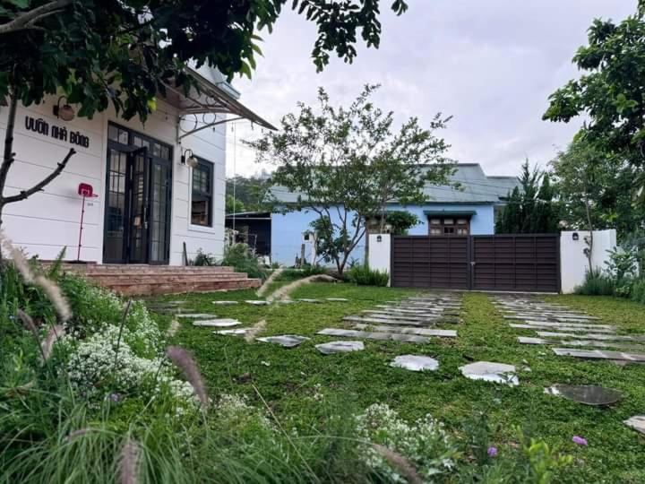 Vườn nhà bông Villa