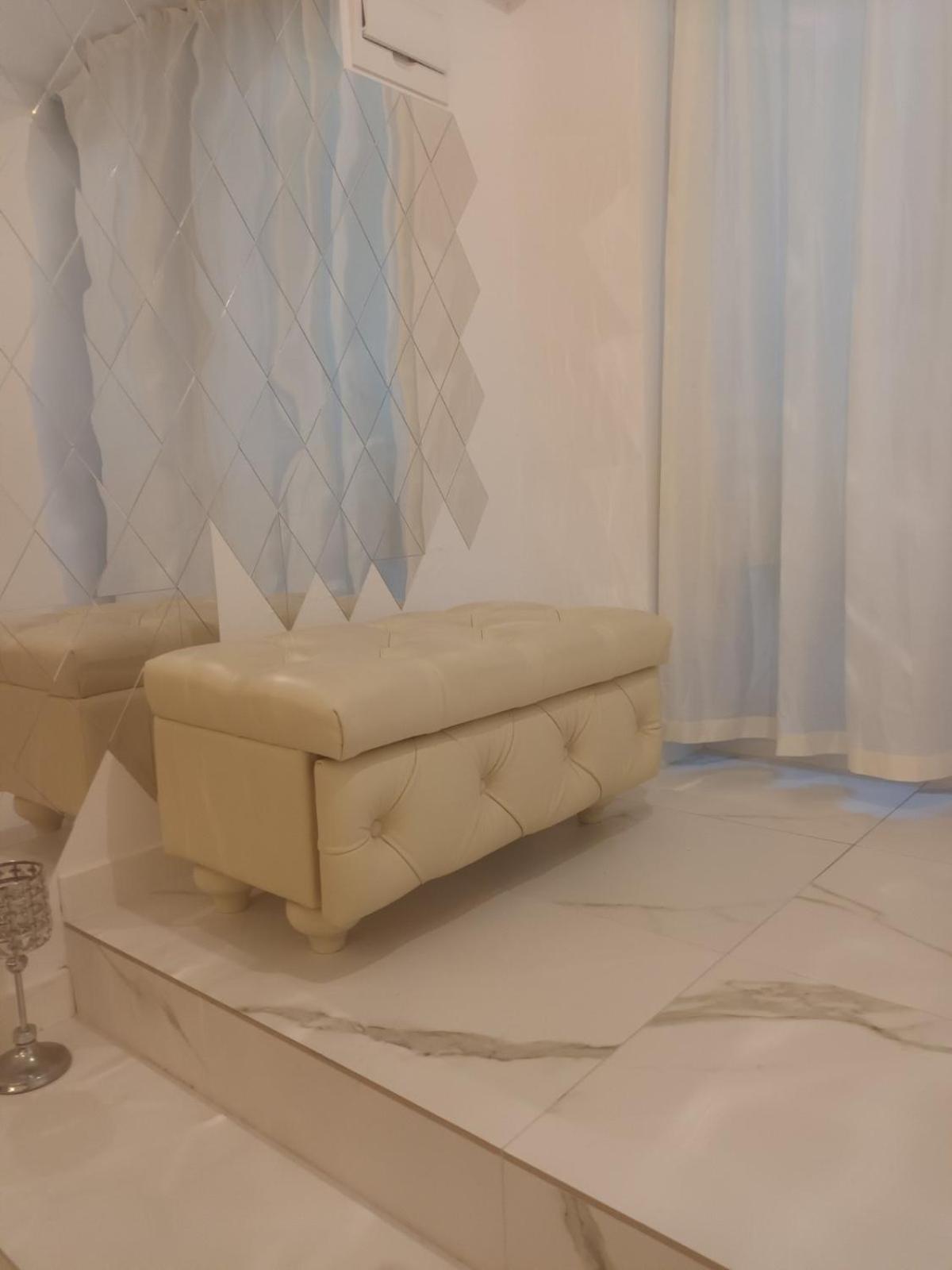BOHO CHIC STUDIO Free parking upon request