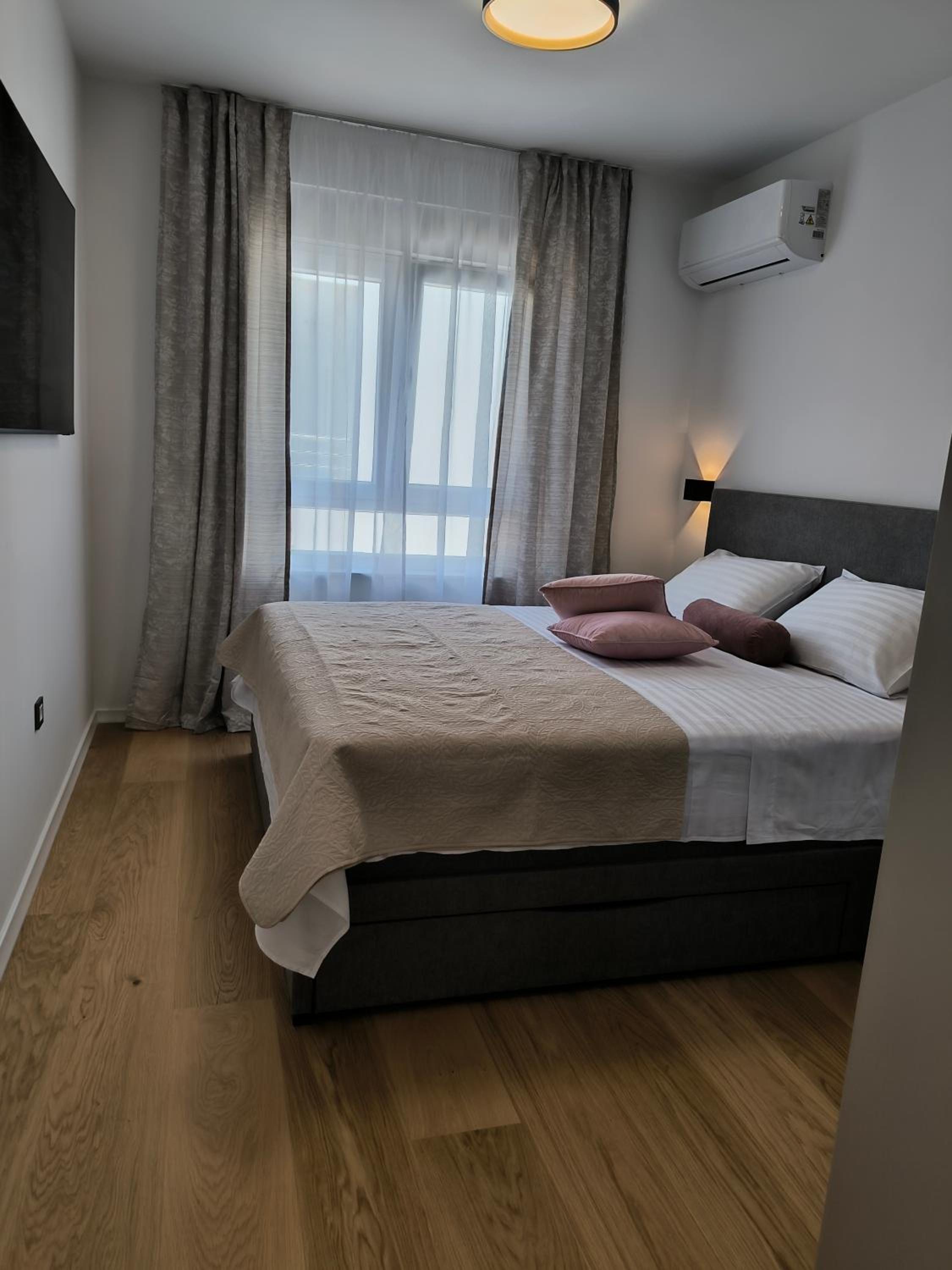 Luxury Apartments Marina View