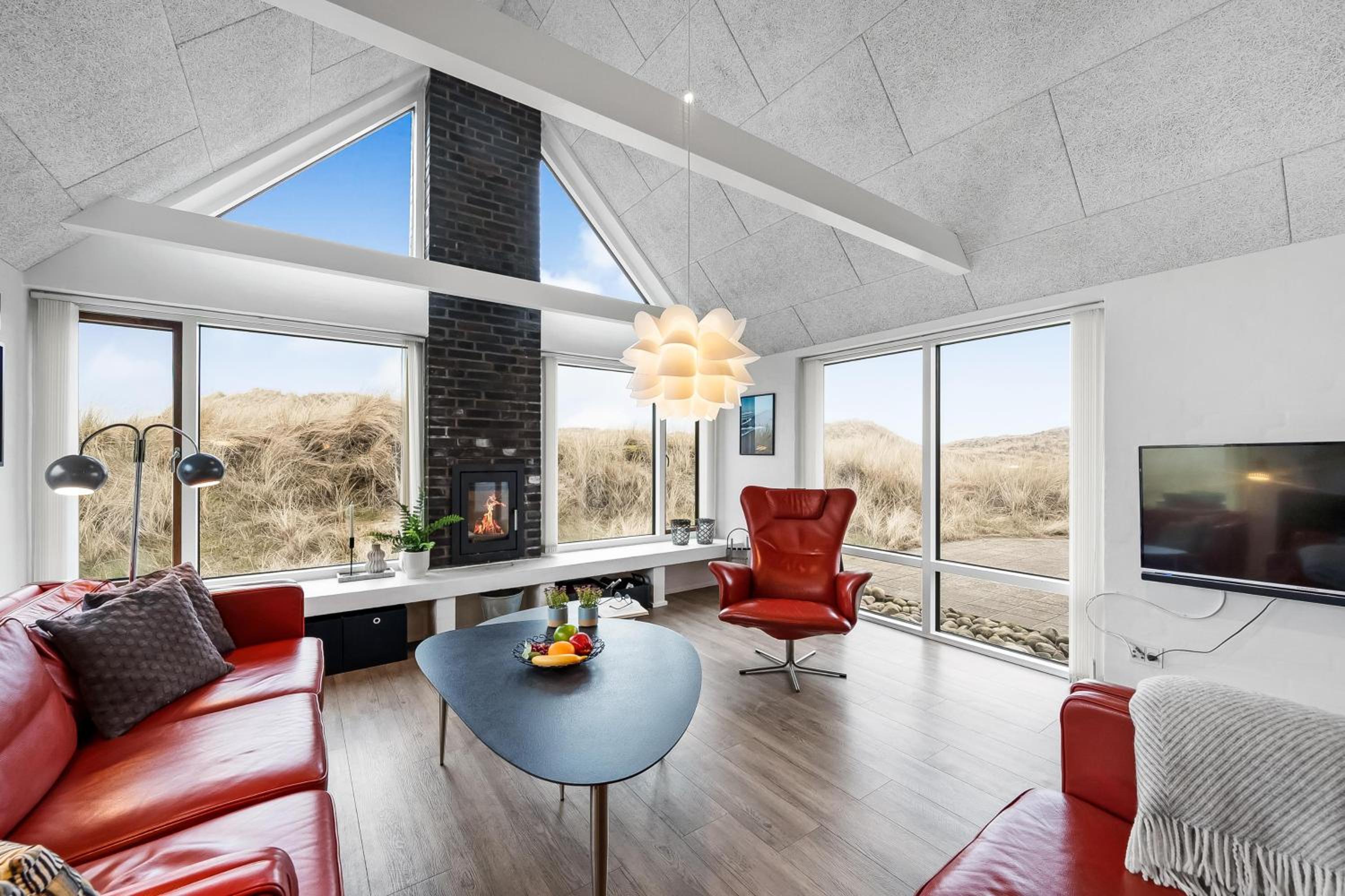 Architect-Designed Activity House With A Unique Location - 1024 view 2
