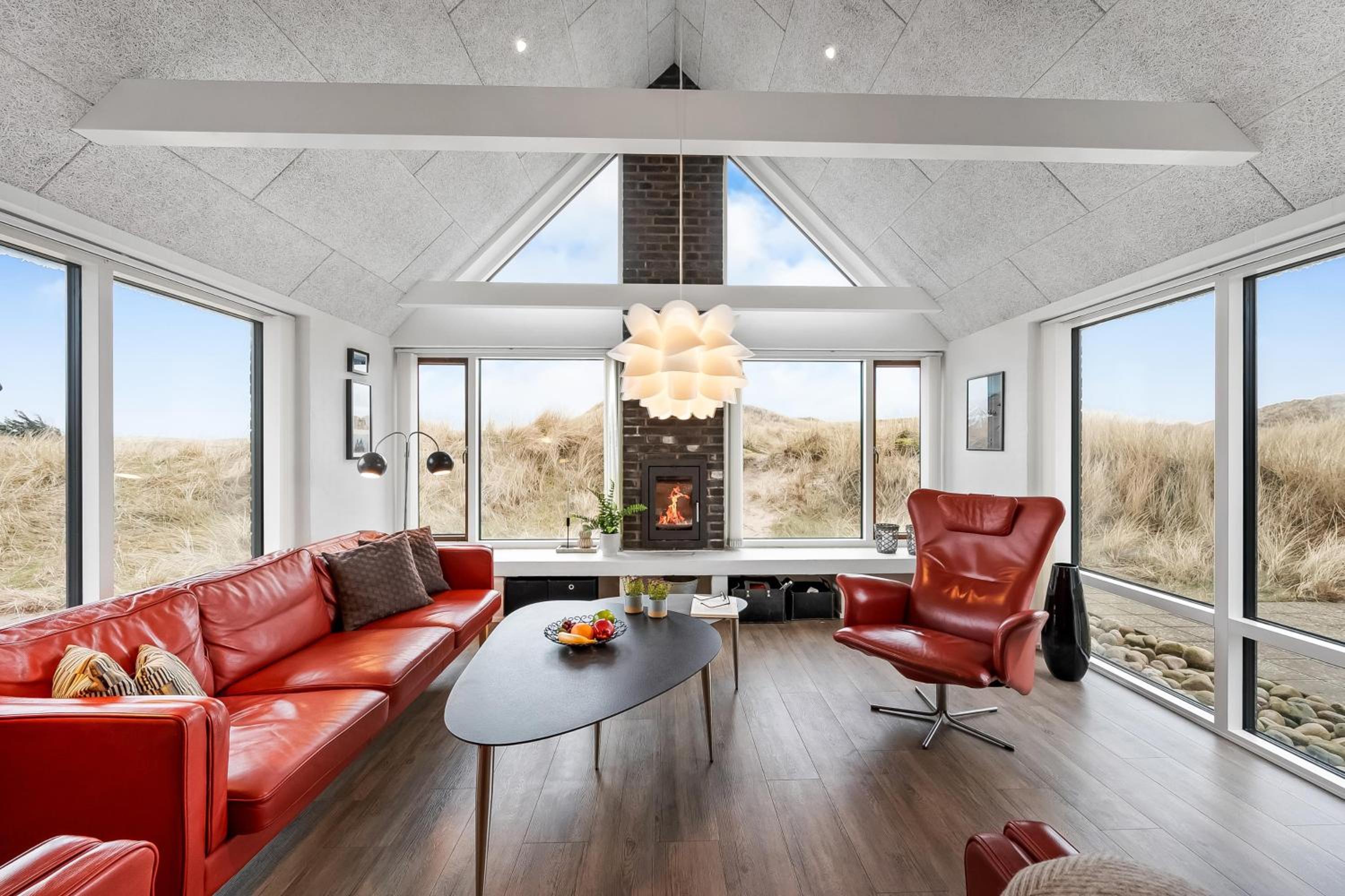 Architect-Designed Activity House With A Unique Location - 1024 view 5