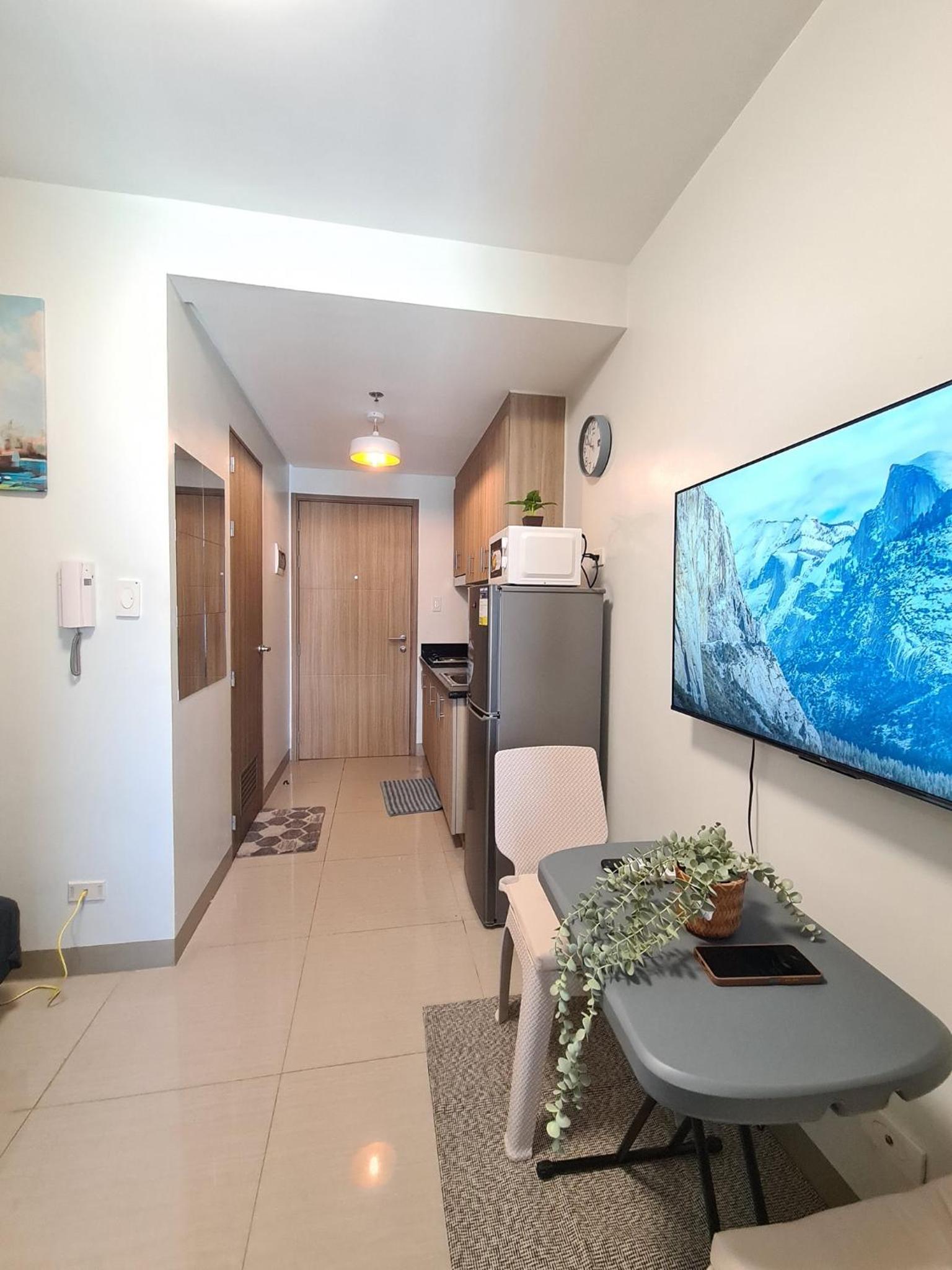 Shore 2 Residences, Tower 2 view 2