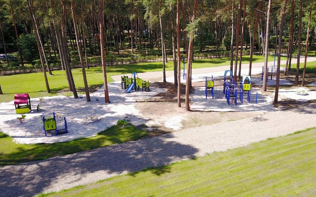 Luxe chalet voor gezinnen in familiepark Goolderheide met openlucht zwembaden en ruim overdekt terras 24m2