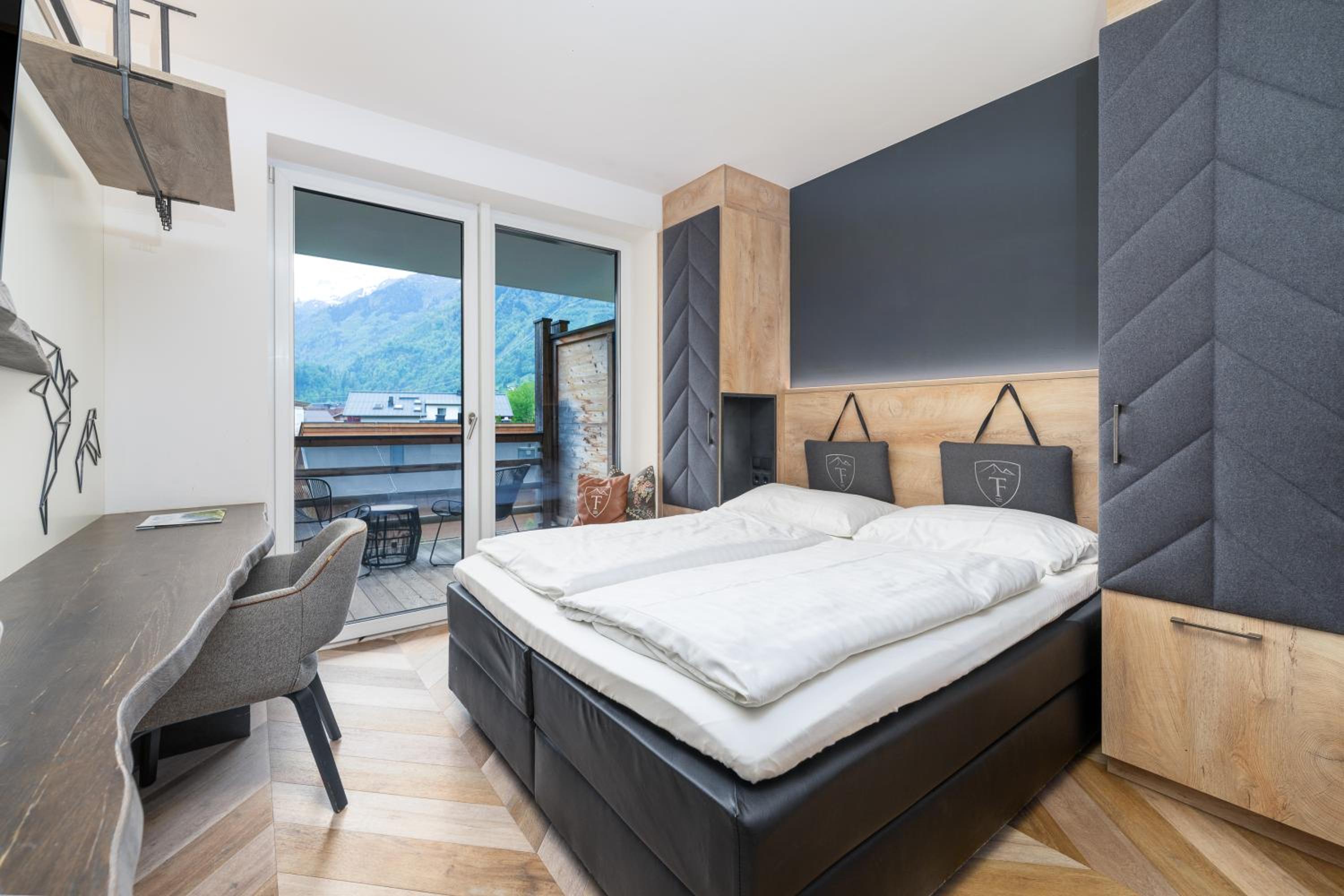 24 by AvenidA - Mountain Residence