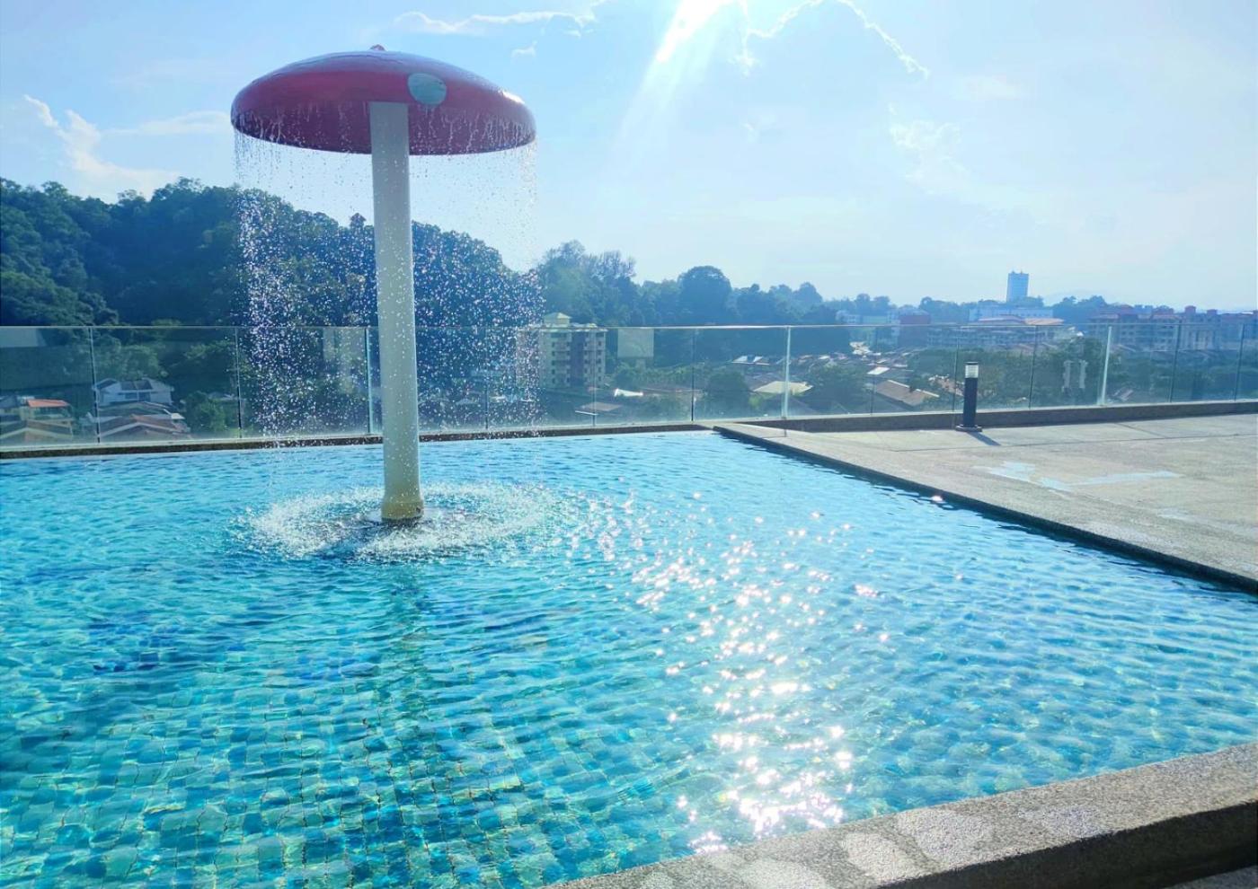 D'Luna Homestay Seaview I Sunrise View With Swimming Pool