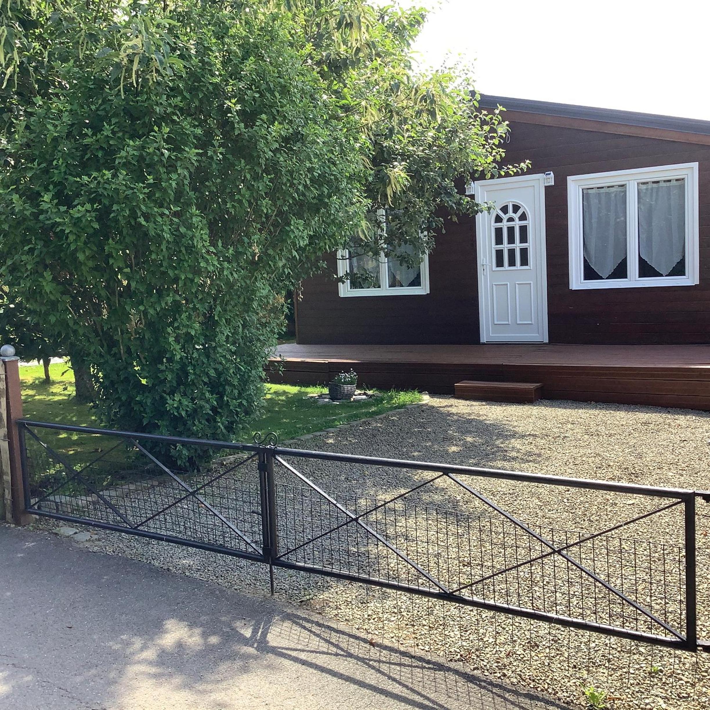 Chalet Charmant Monika avec Piscine