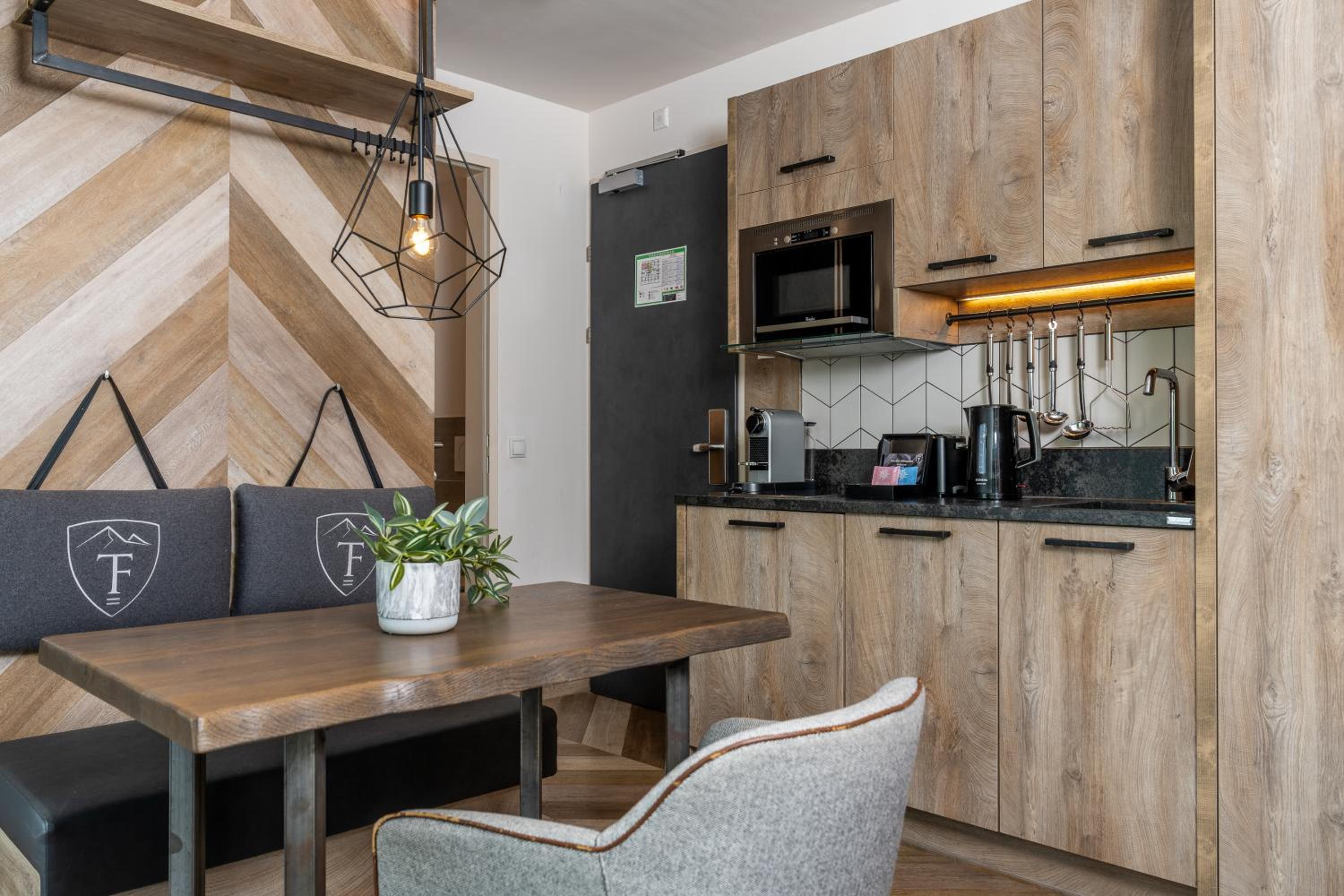 24 by AvenidA - Mountain Residence