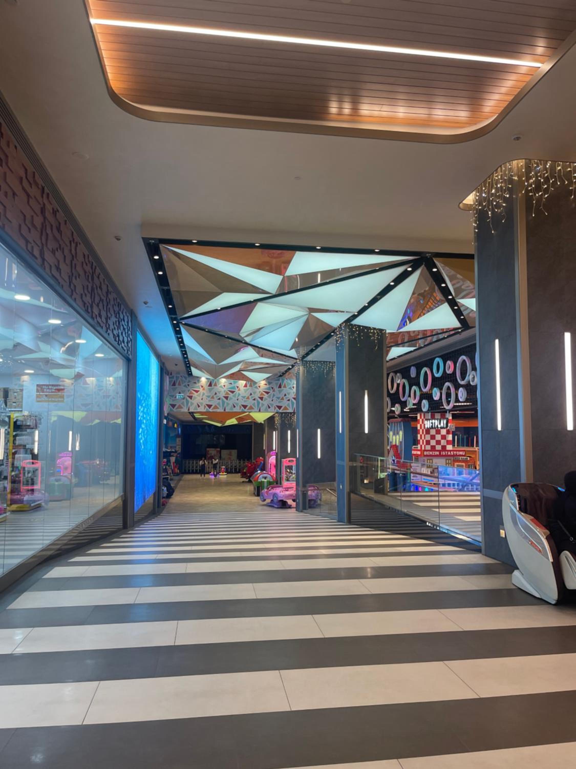 Luxury 2BR Condo Terrace&Sea View + Shopping Mall