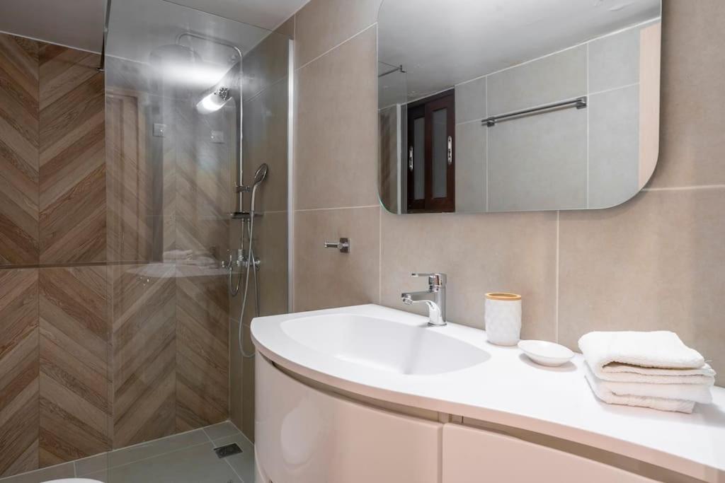 Classy 2-Bedroom Urban Apartment