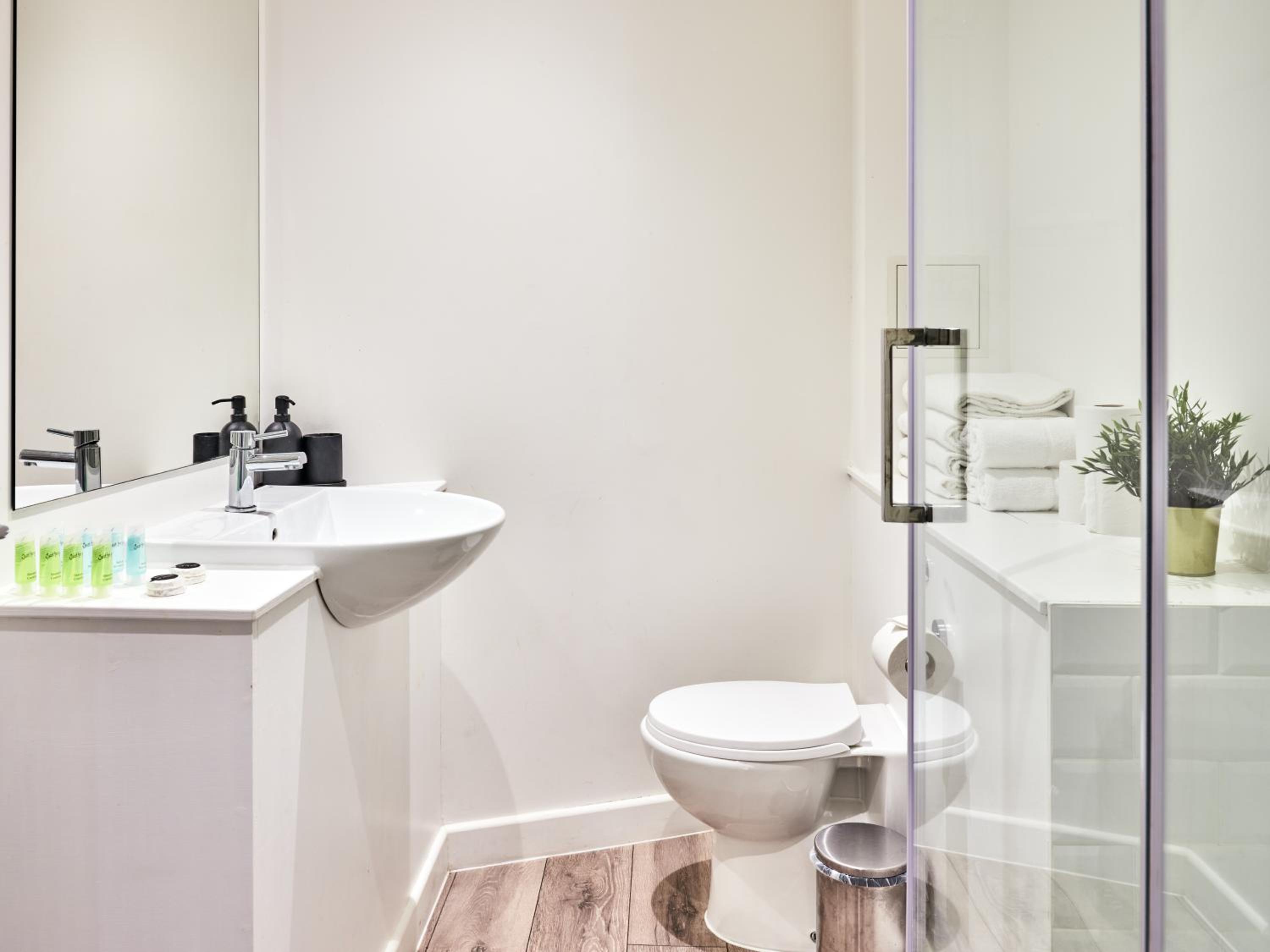 Hampton Suites Serviced Apartments