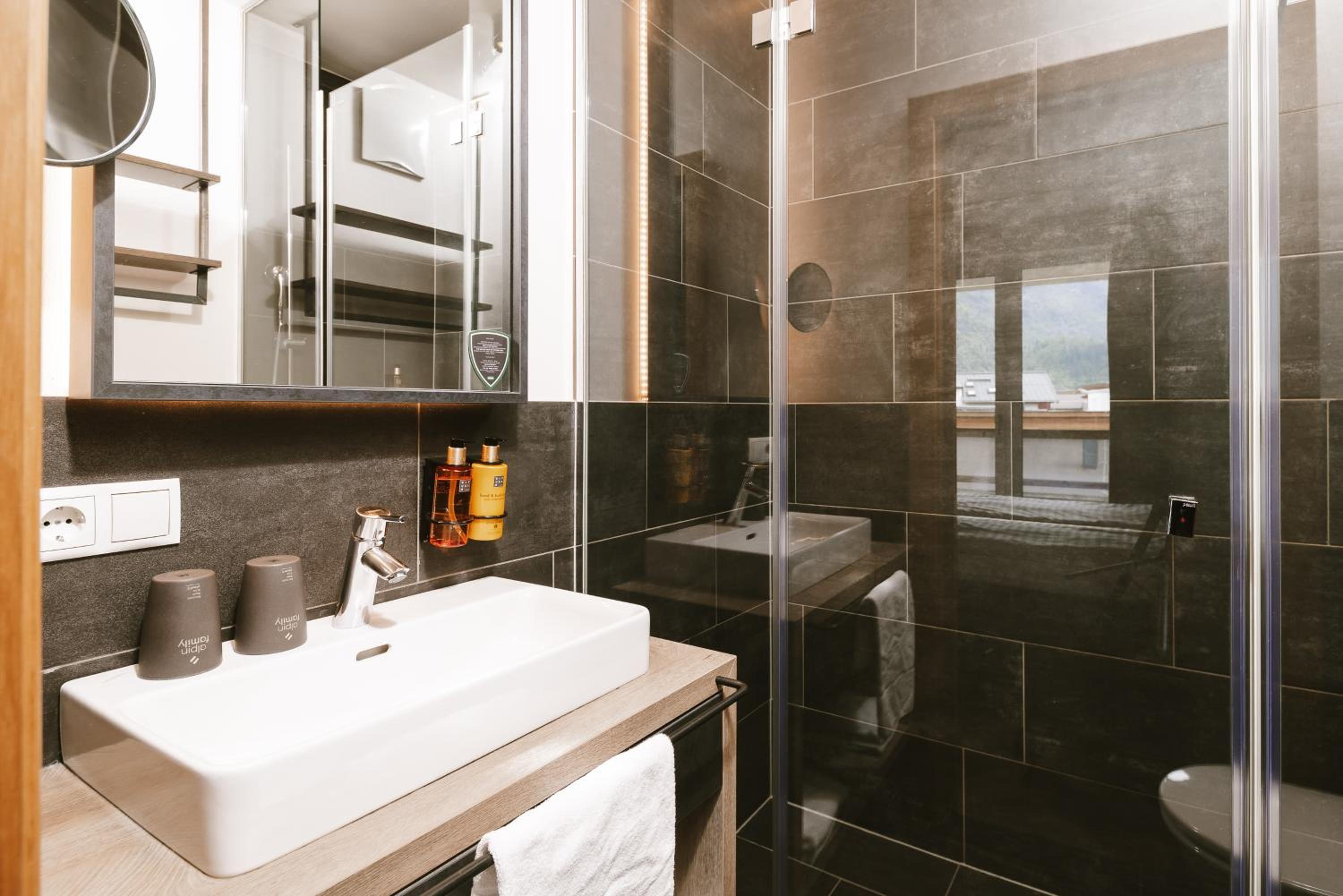 24 by AvenidA - Mountain Residence