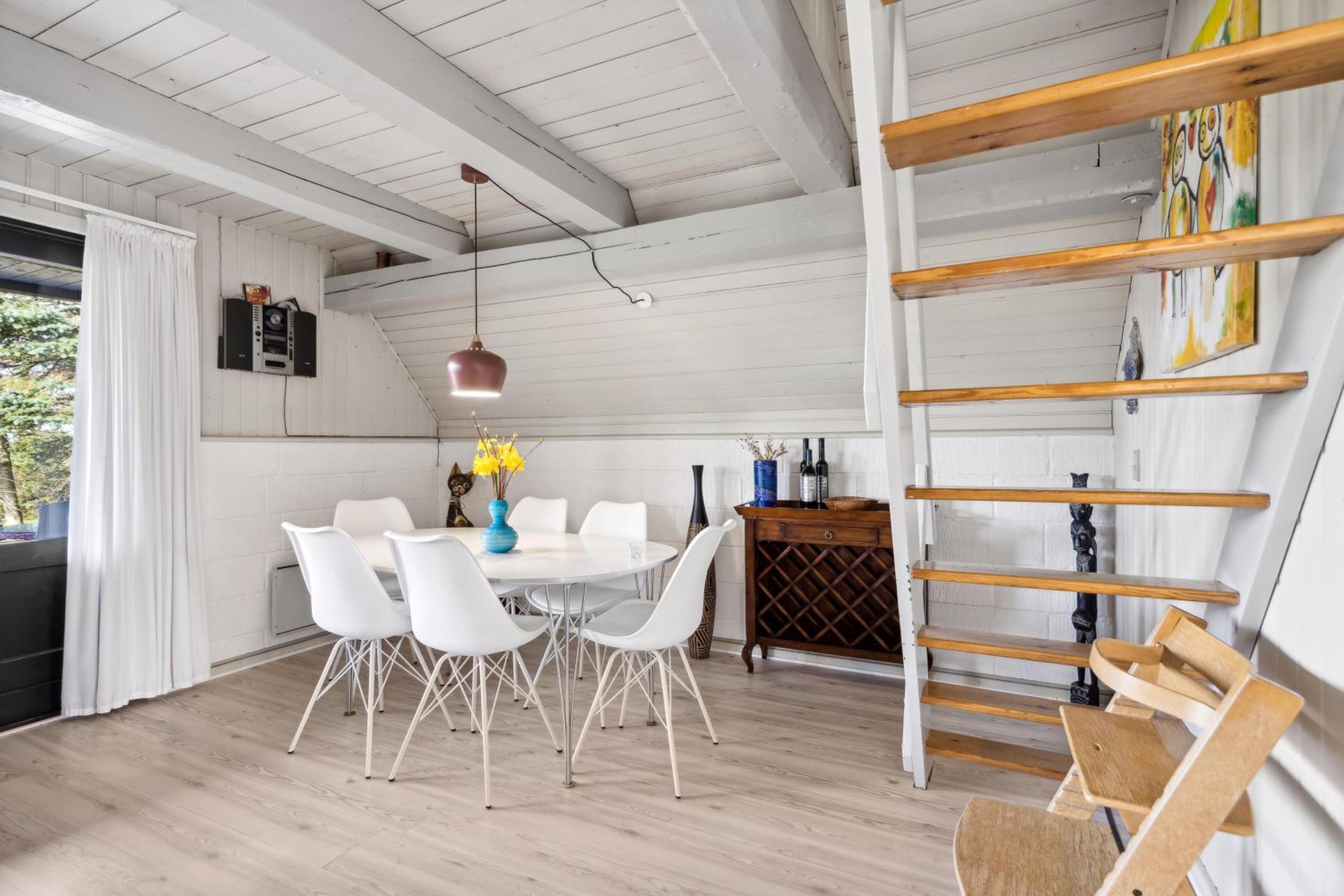 Coxy Cottage Overlooking The Golf Course At Søndervig - 1019 view 5