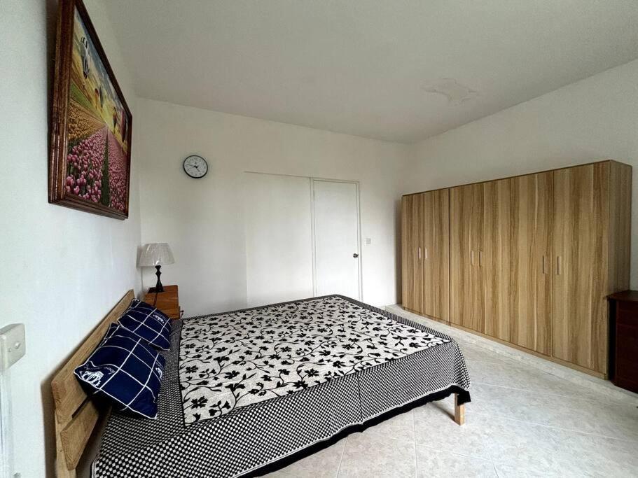 Spacious Home in Central Flacq photo 3