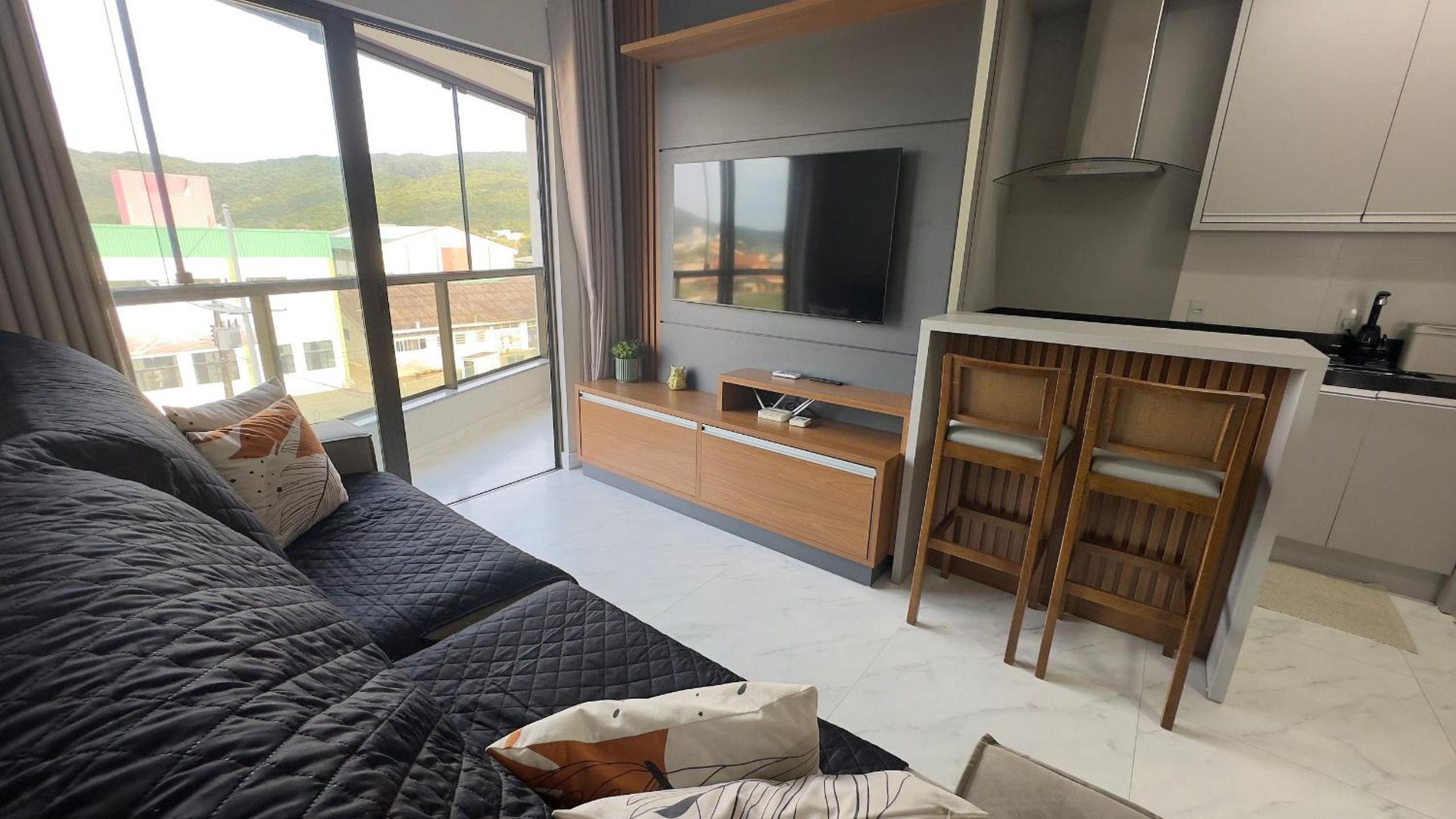017 - Lindo apartamento na praia de Bombas