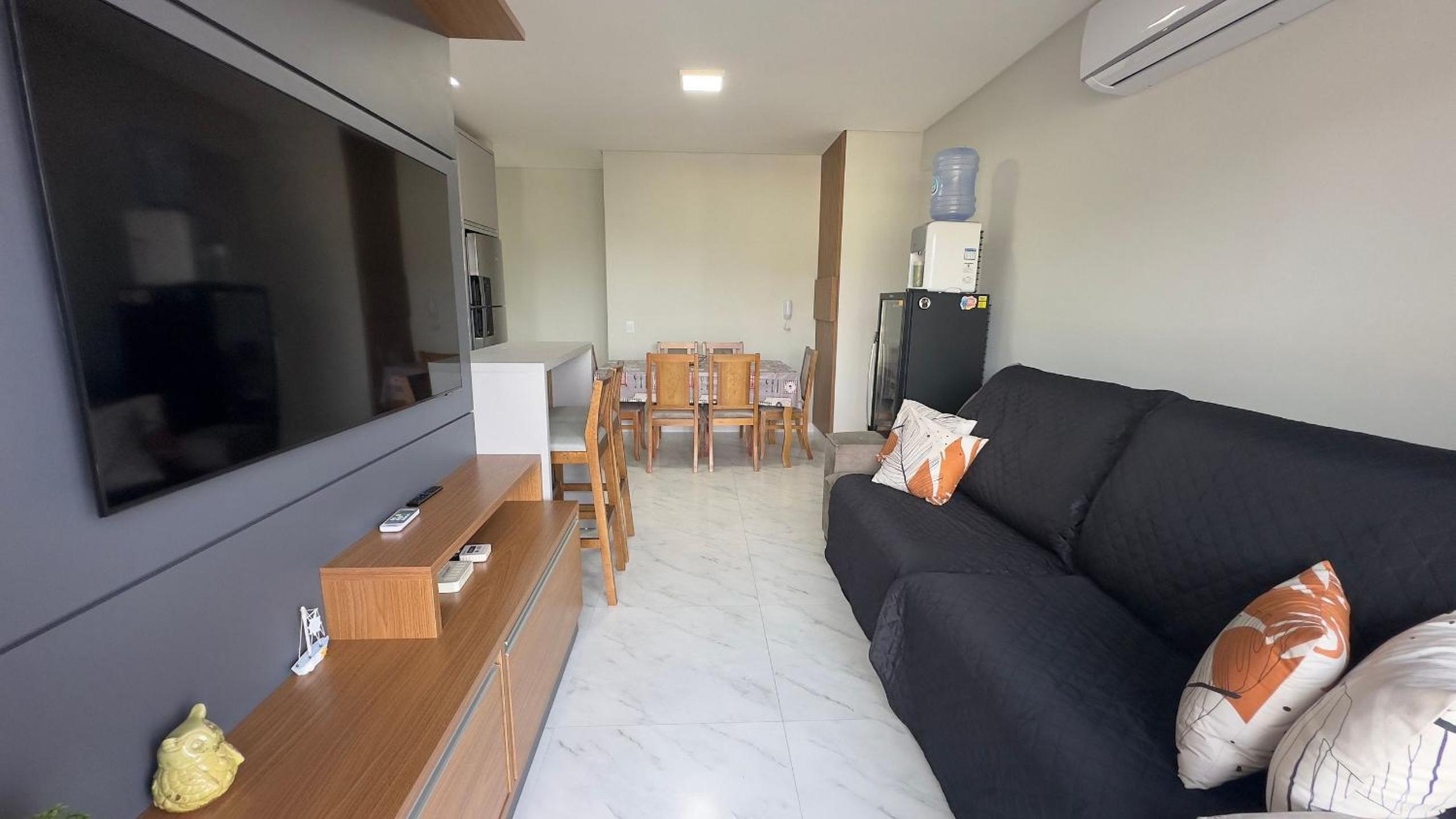 017 - Lindo apartamento na praia de Bombas
