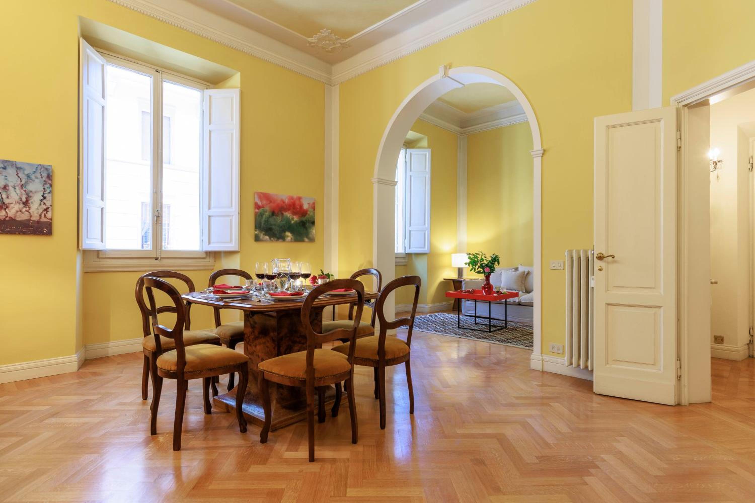 Florence Huge Apartment with Private Garden