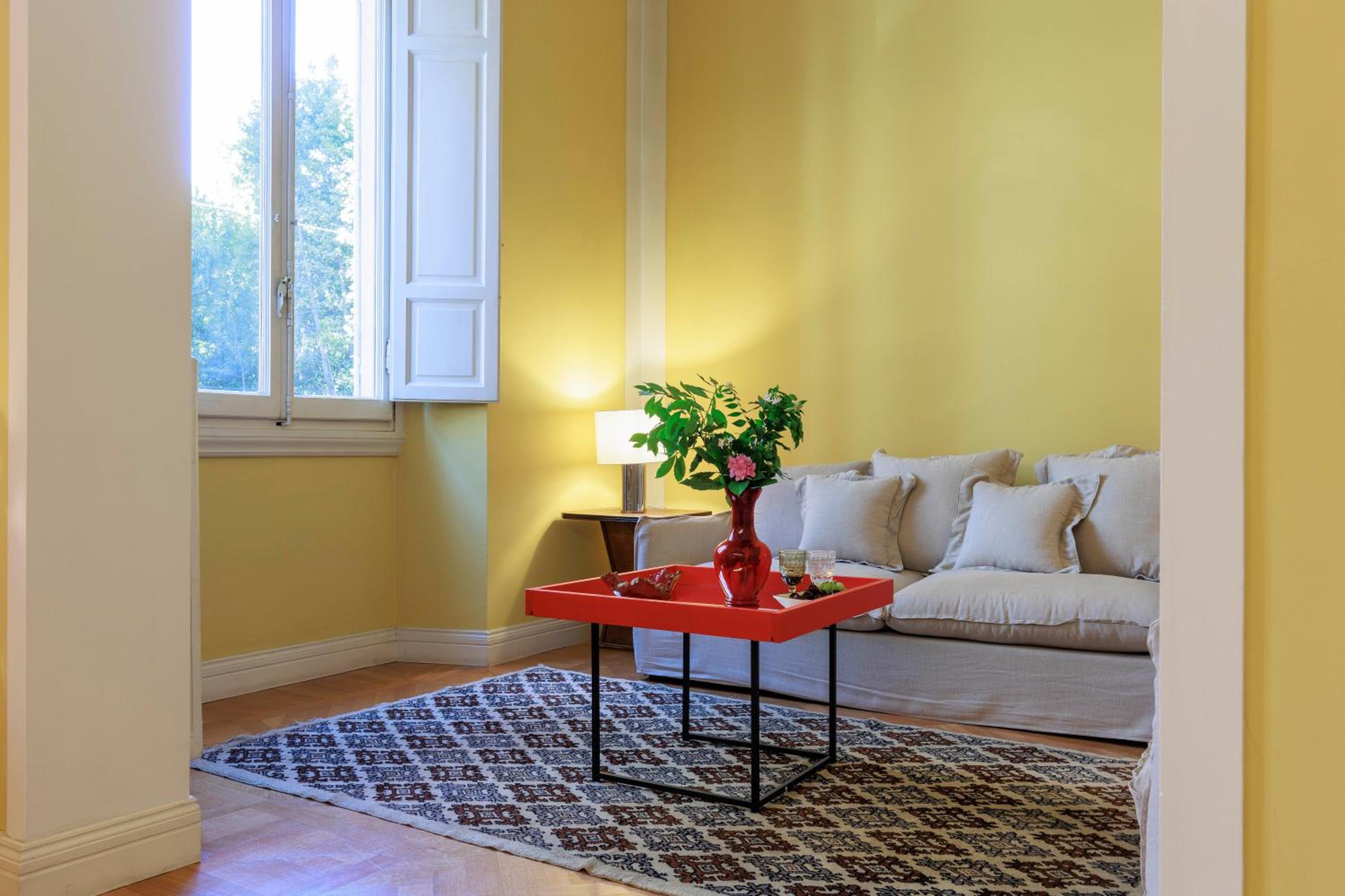 Florence Huge Apartment with Private Garden