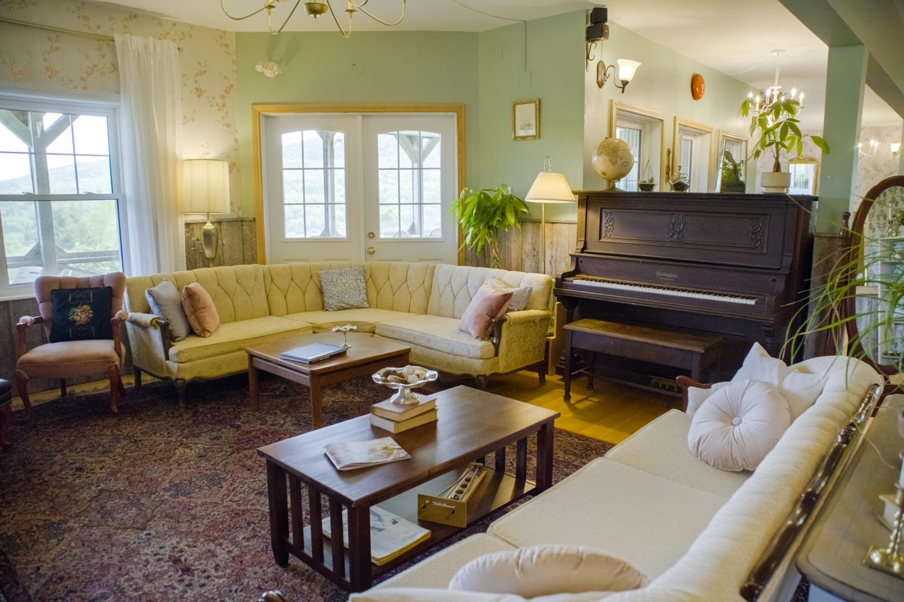 Chanterelle Inn & cottages