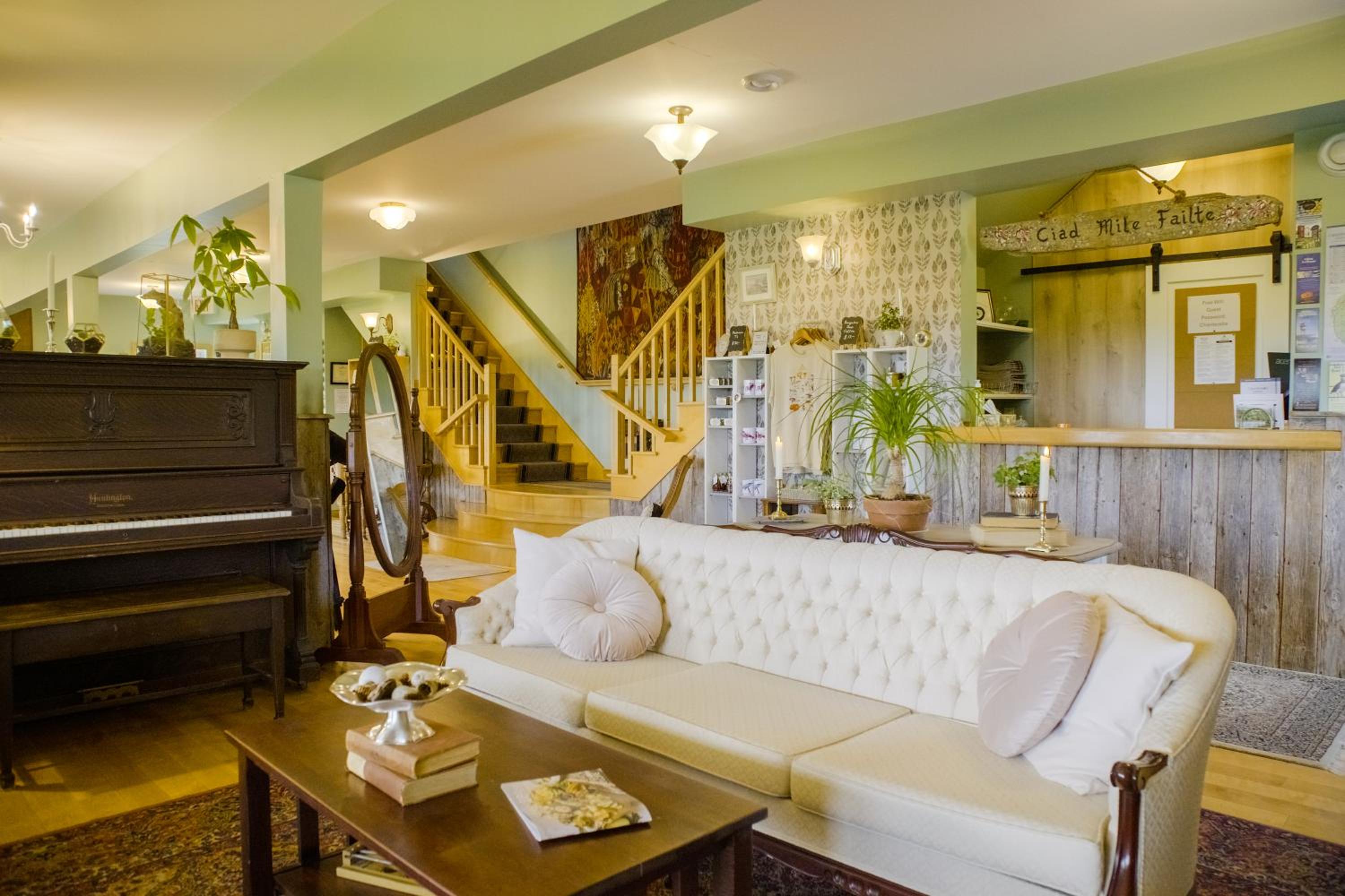 Chanterelle Inn & cottages