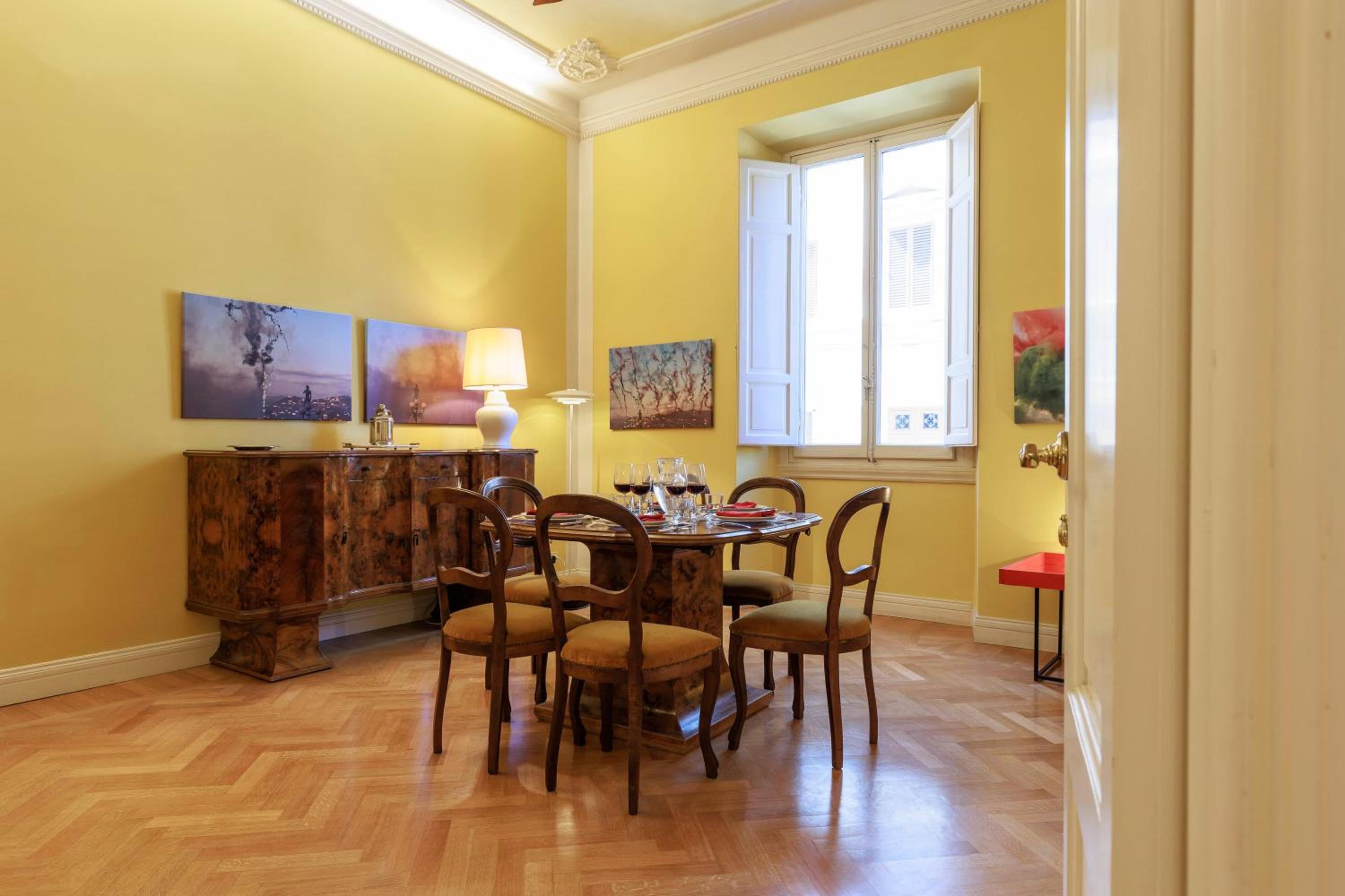 Florence Huge Apartment with Private Garden
