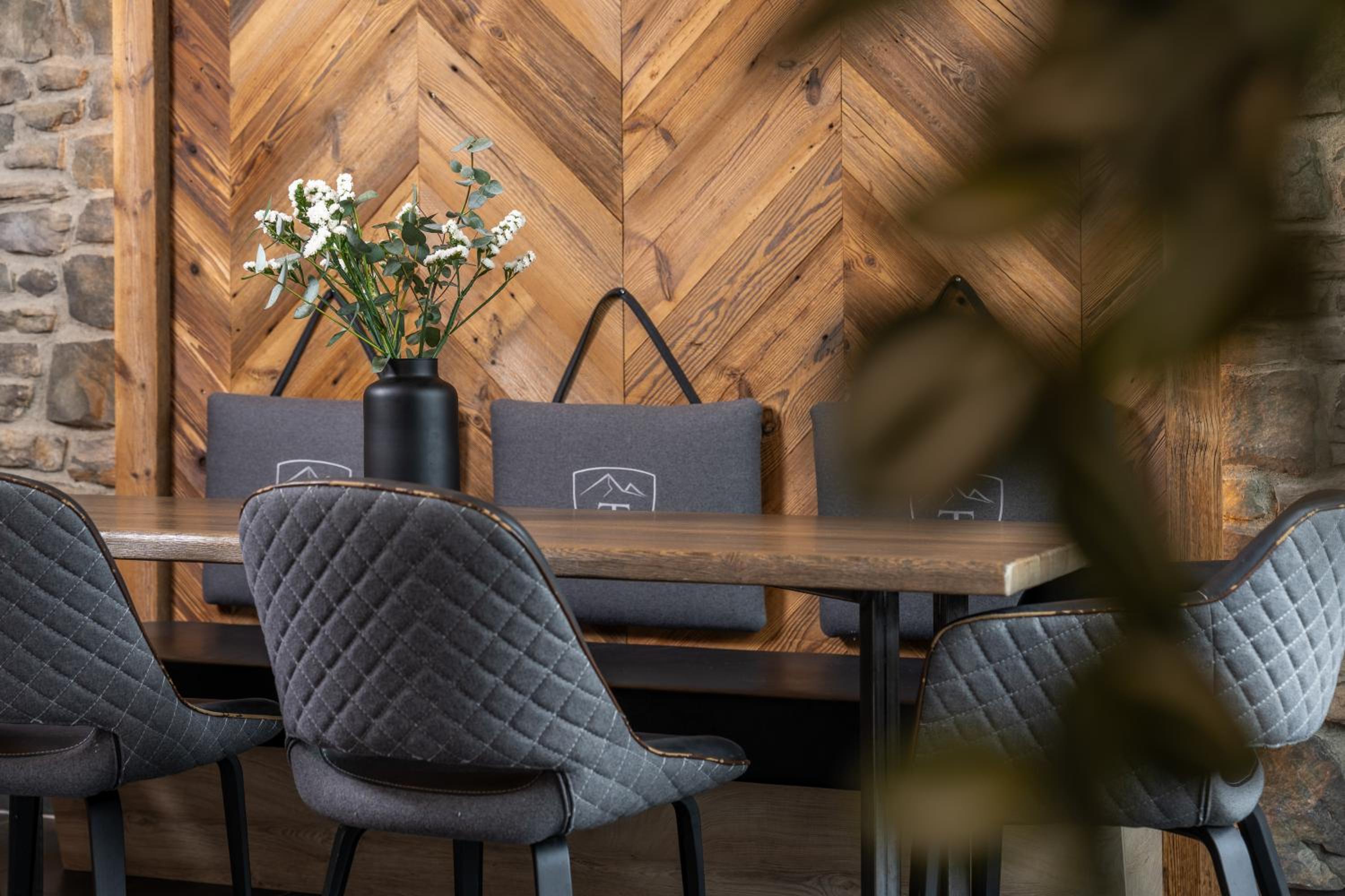 24 by AvenidA - Mountain Residence