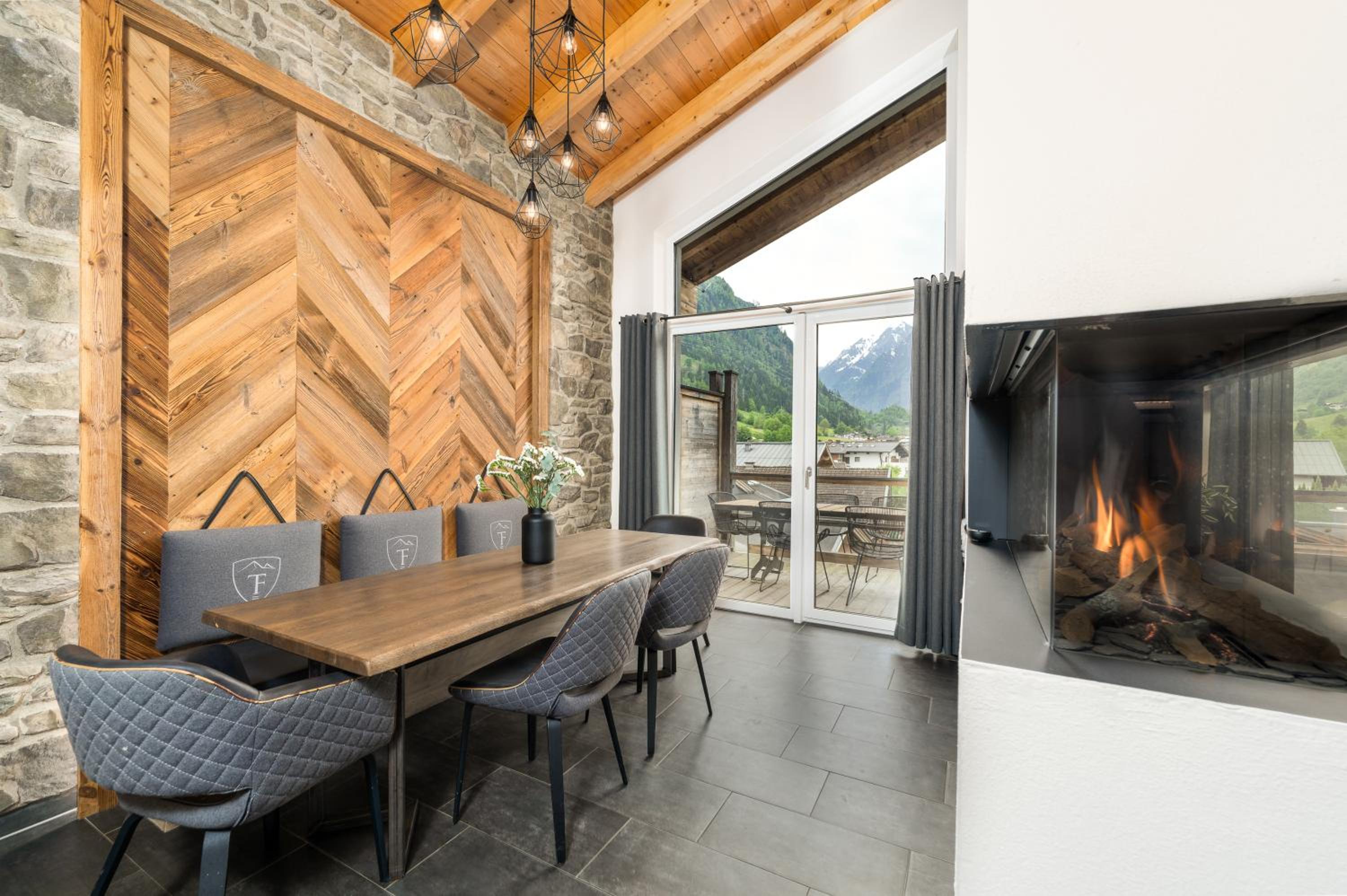 24 by AvenidA - Mountain Residence