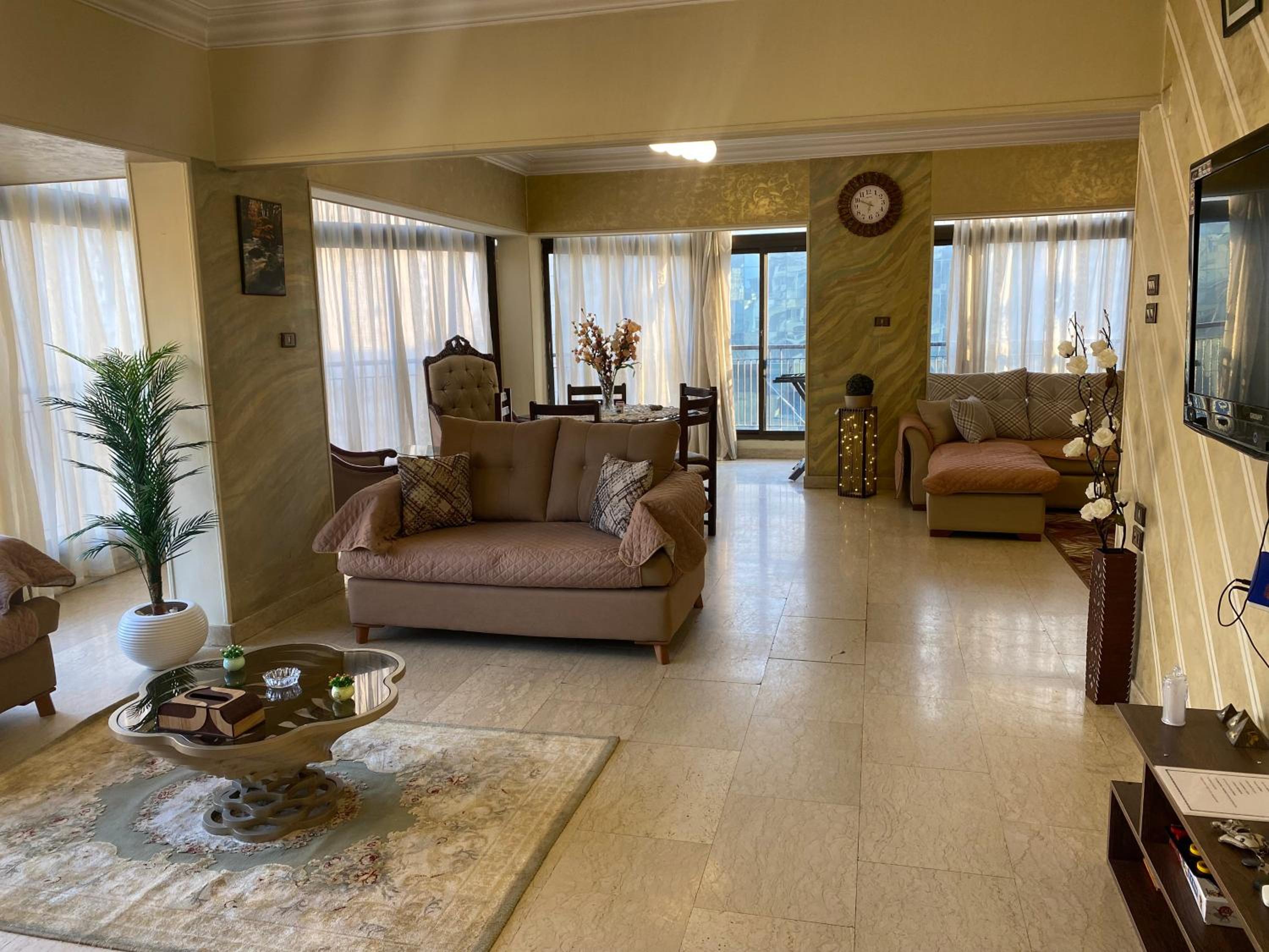 Central luxurious apartment with amazing Nile view