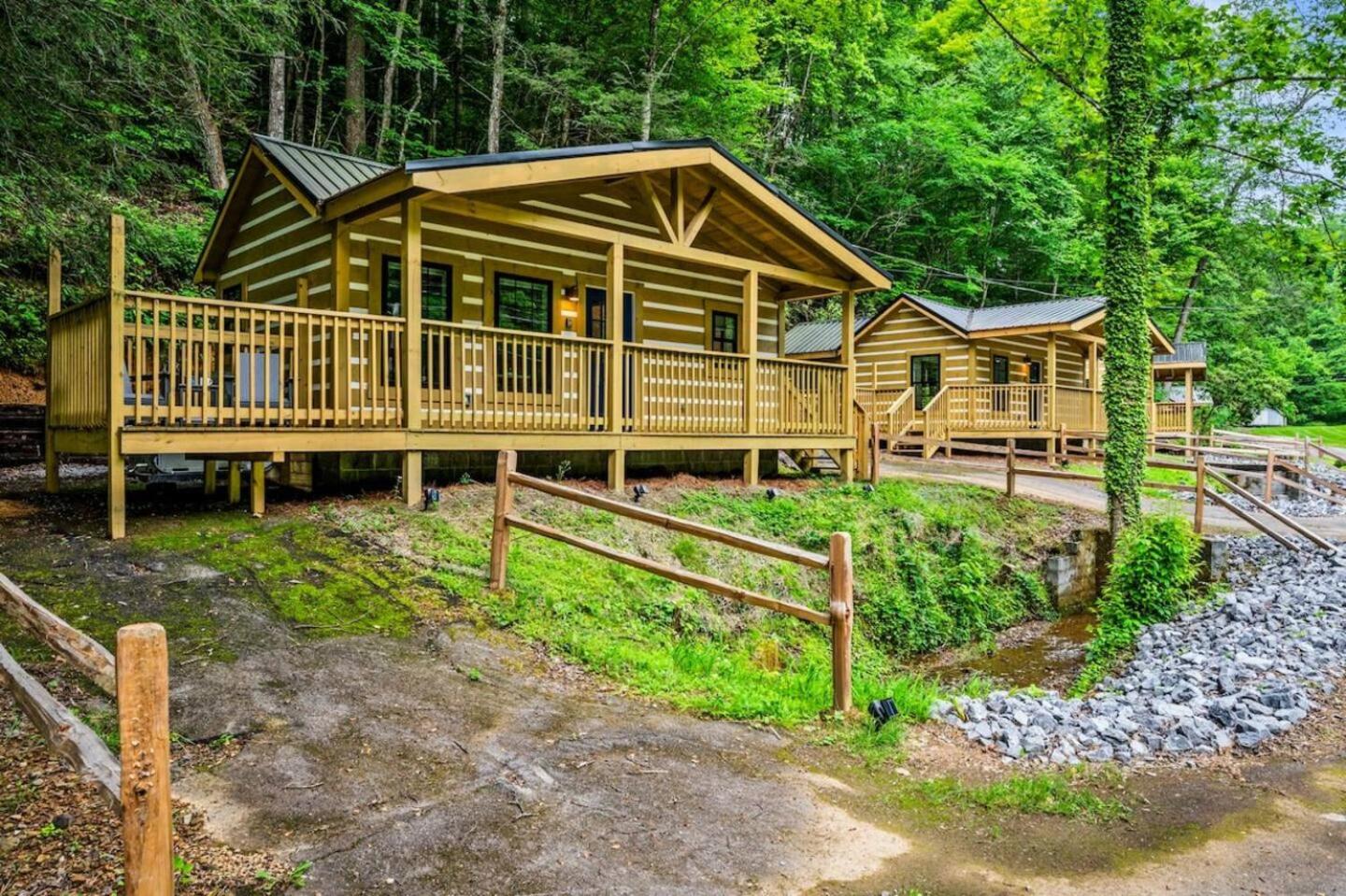 Gatlinburg - Pigeon Forge Vacations - Group Getaway, Modern Cabins Sleep 16, Gatlinburg - Property Image 115
