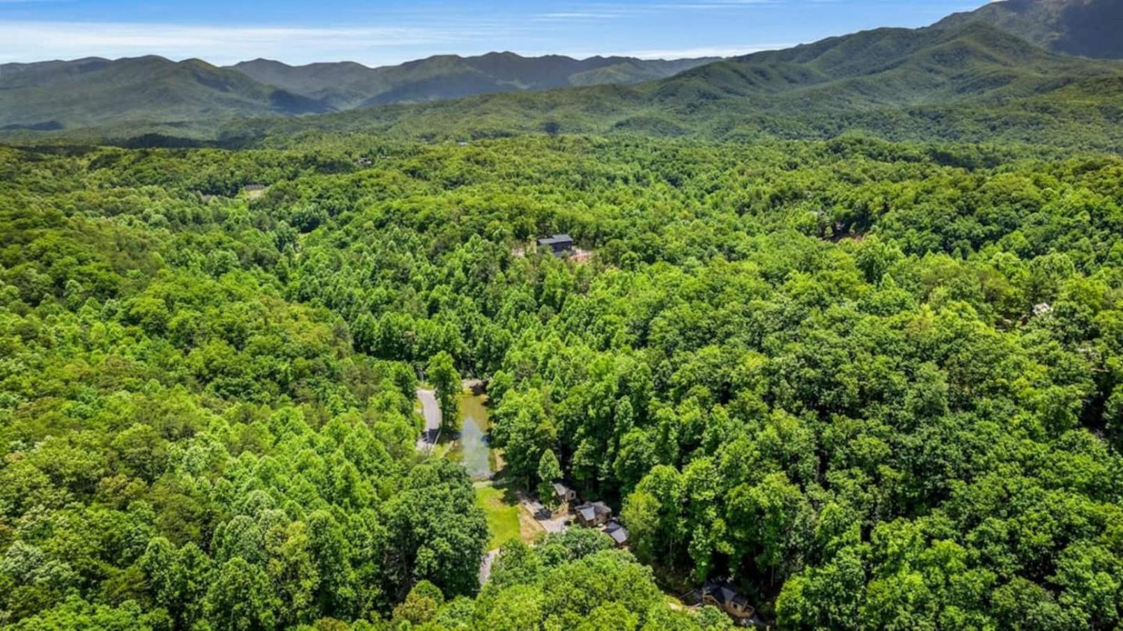 Gatlinburg - Pigeon Forge Vacations - Group Getaway, Modern Cabins Sleep 16, Gatlinburg - Property Image 116