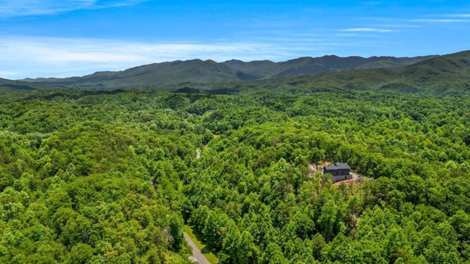 Gatlinburg - Pigeon Forge Vacations - Group Getaway, Modern Cabins Sleep 16, Gatlinburg - Property Image 117
