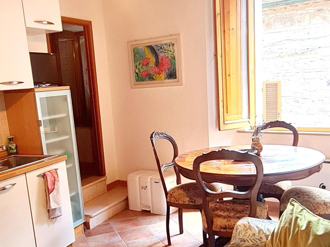 Flat Ghino di Tacco historical centre Radicofani view 5