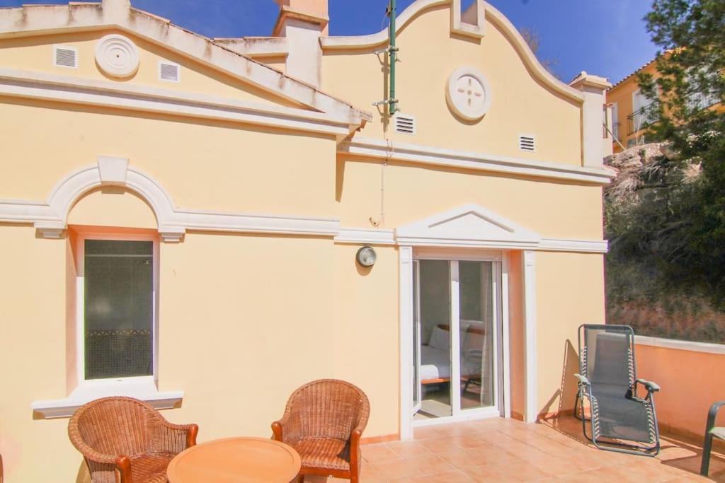 Bungalow con piscina - Lilia Rosa 9 view 2