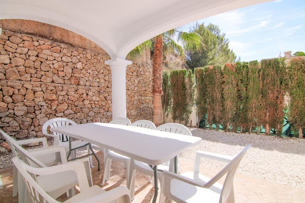 Bungalow con piscina - Lilia Rosa 9 view 3
