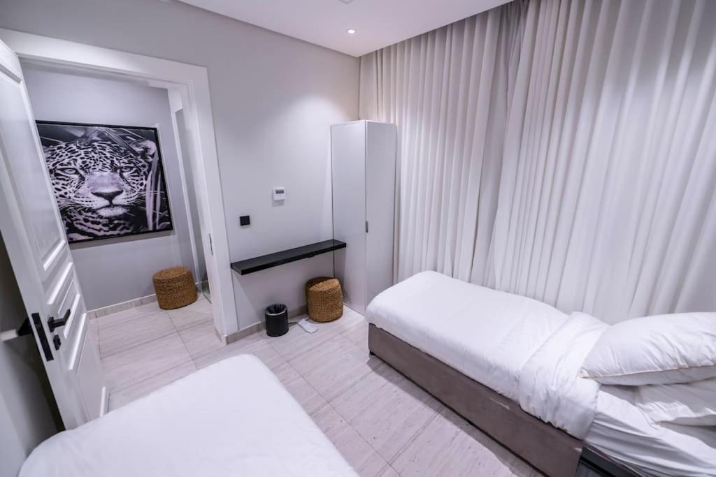 3-bedroom apartment, smart entry, ground, in Almajdiah-127