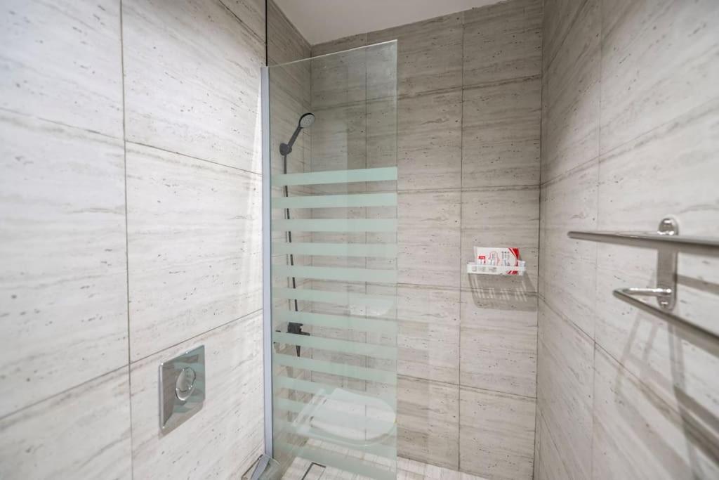 3-bedroom apartment, smart entry, ground, in Almajdiah-127