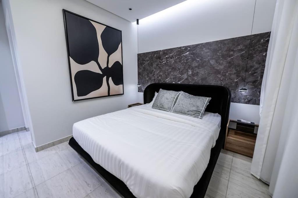 3-bedroom apartment, smart entry, ground, in Almajdiah-127