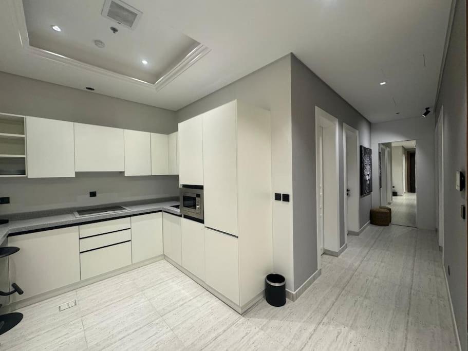 3-bedroom apartment, smart entry, ground, in Almajdiah-127