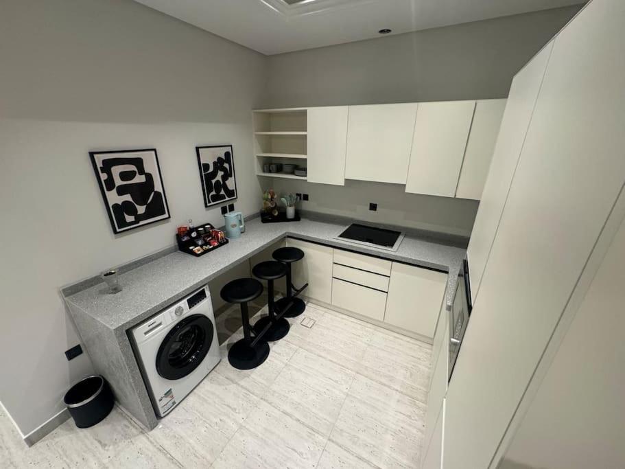 3-bedroom apartment, smart entry, ground, in Almajdiah-127