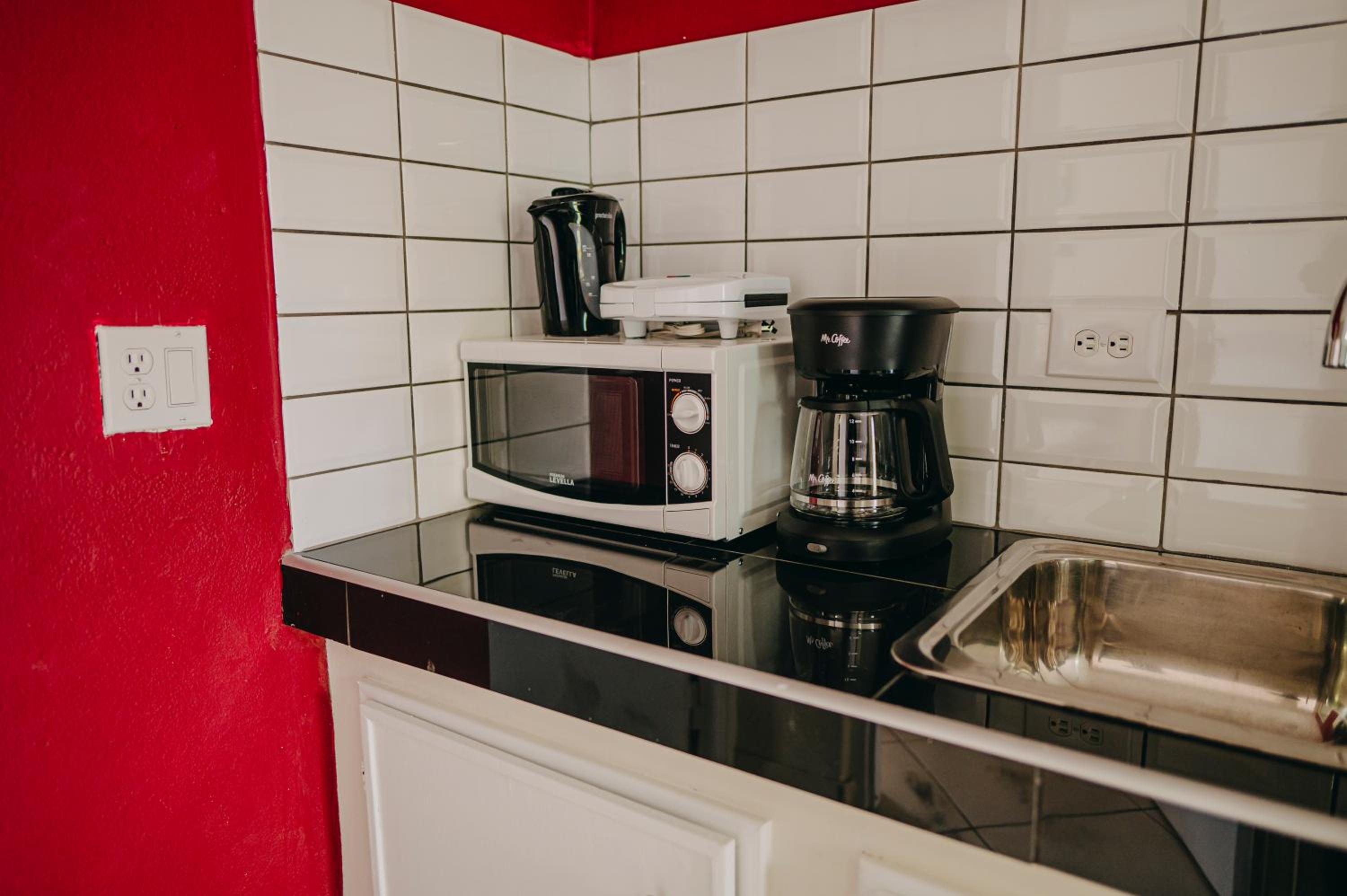 Elegant 1-bedroom apartment 3 km from Eagle beach