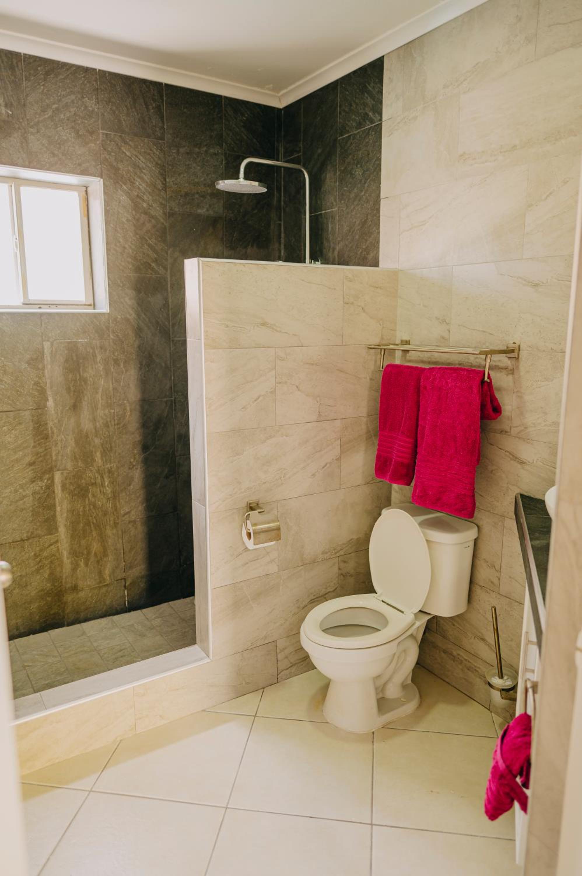 Elegant 1-bedroom apartment 3 km from Eagle beach